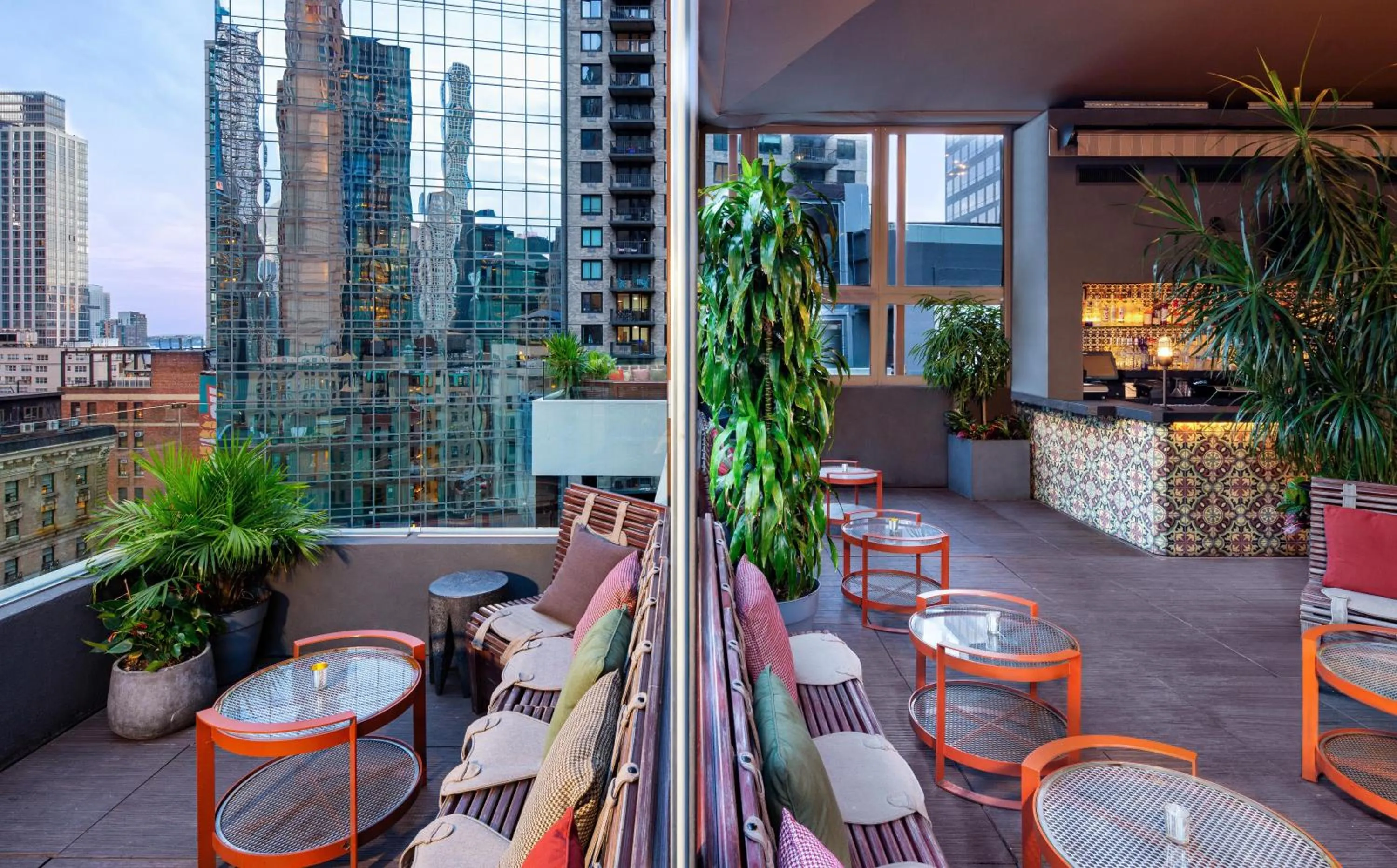 Lounge or bar in Dream Midtown, by Hyatt