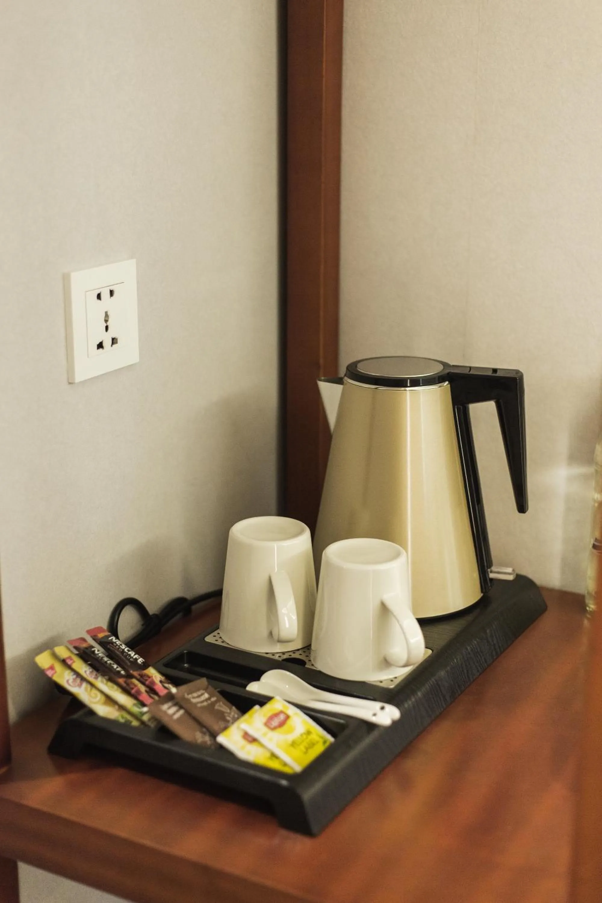 Coffee/tea facilities in Thapae Twins Hotel