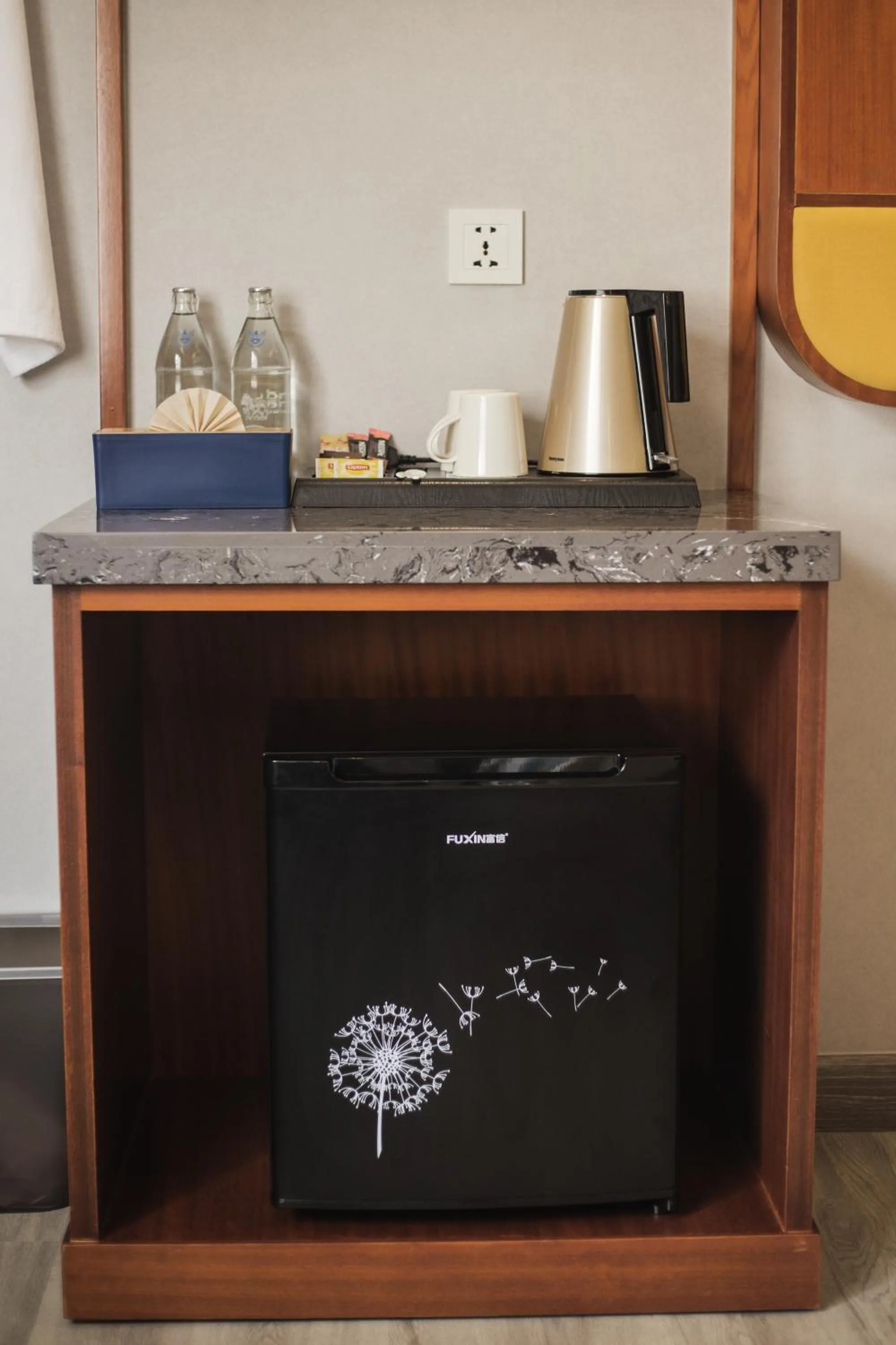 Coffee/tea facilities in Thapae Twins Hotel