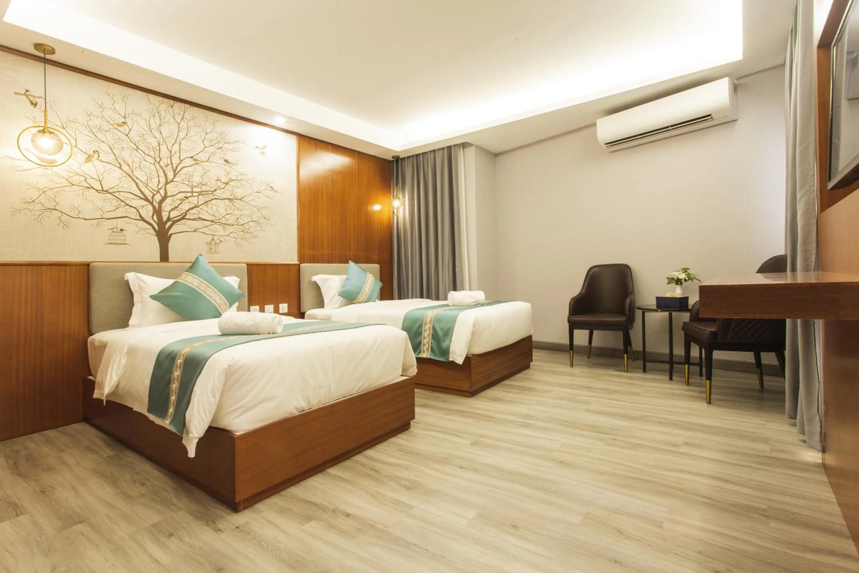 Photo of the whole room, Bed in Thapae Twins Hotel