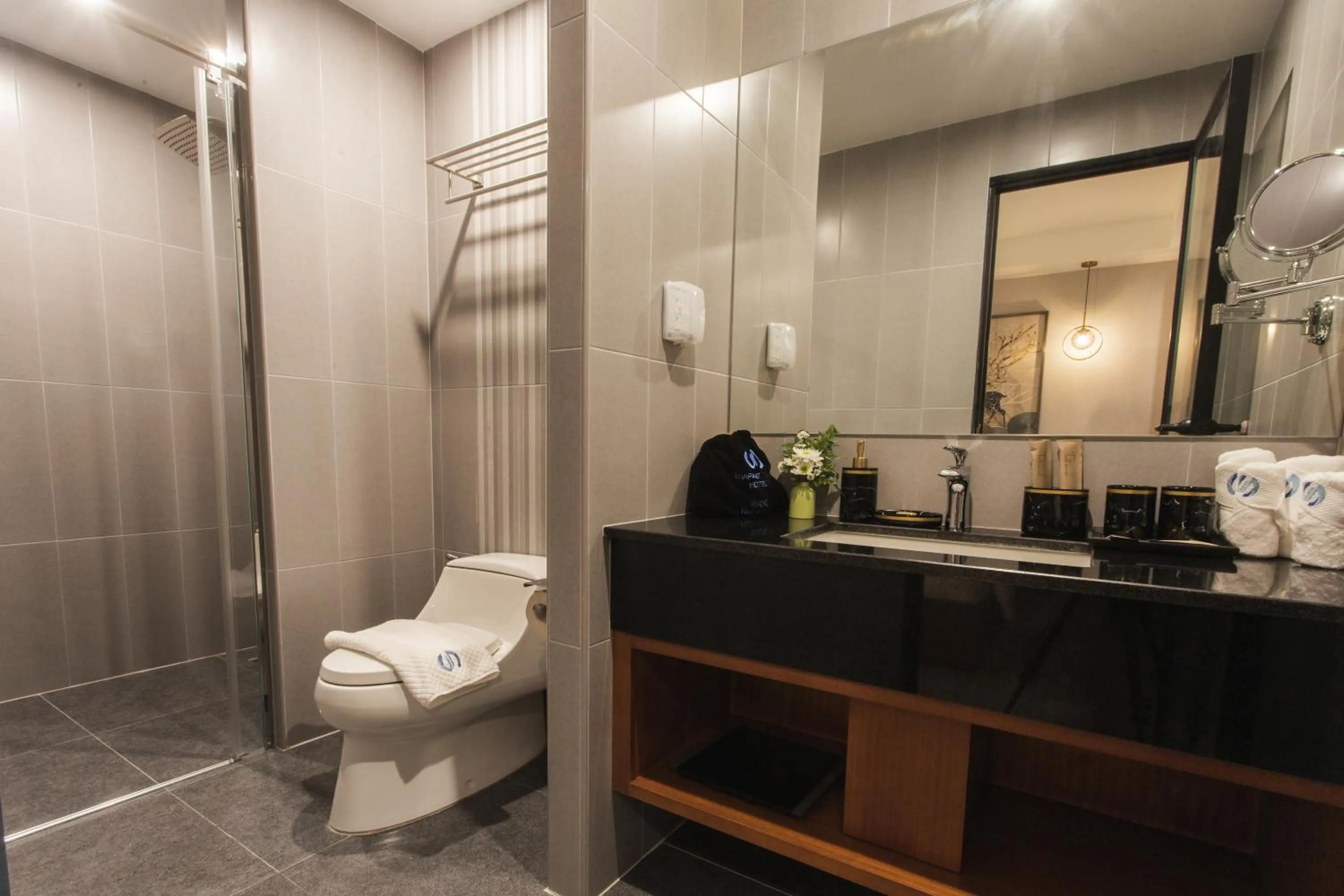 Bathroom in Thapae Twins Hotel