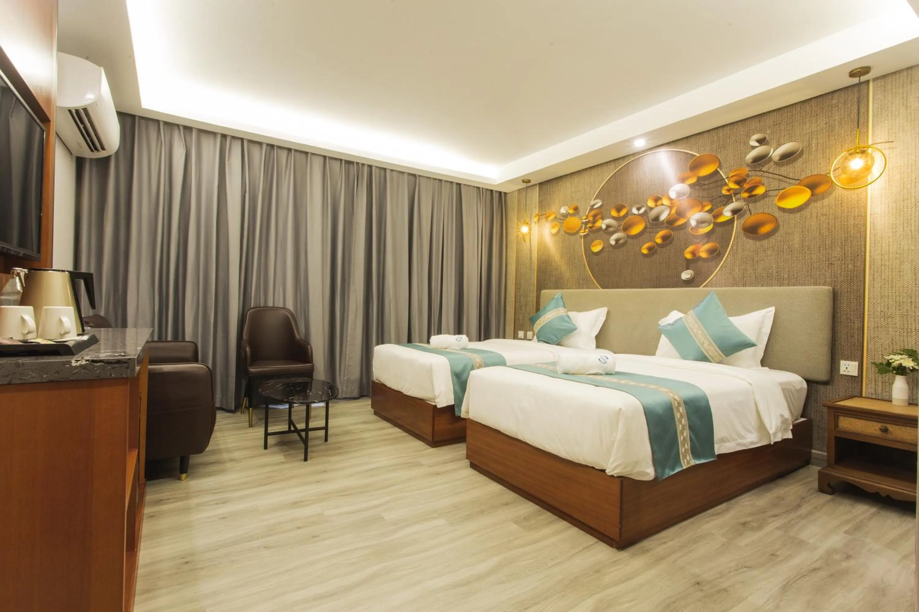 Photo of the whole room, Bed in Thapae Twins Hotel