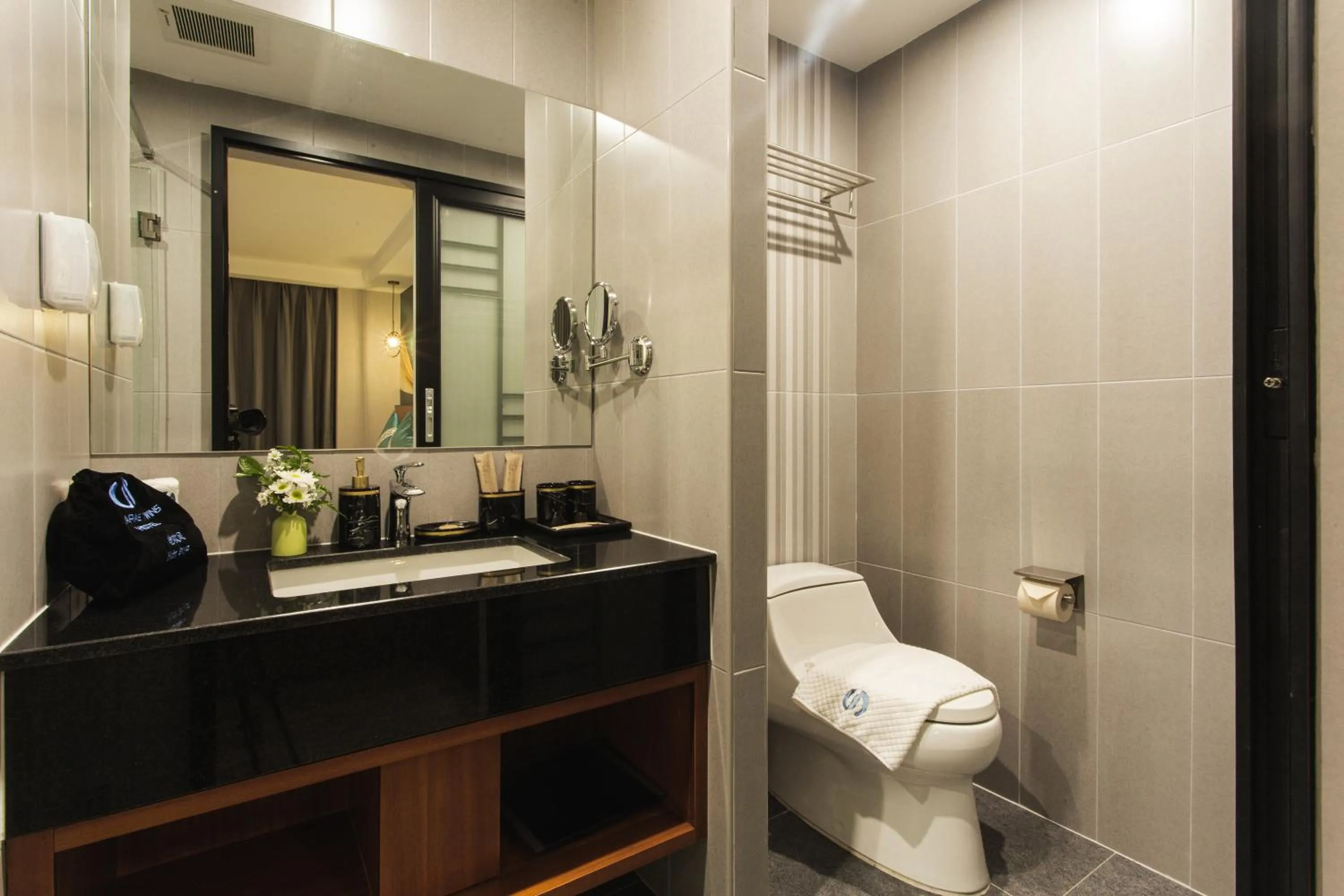 Toilet in Thapae Twins Hotel