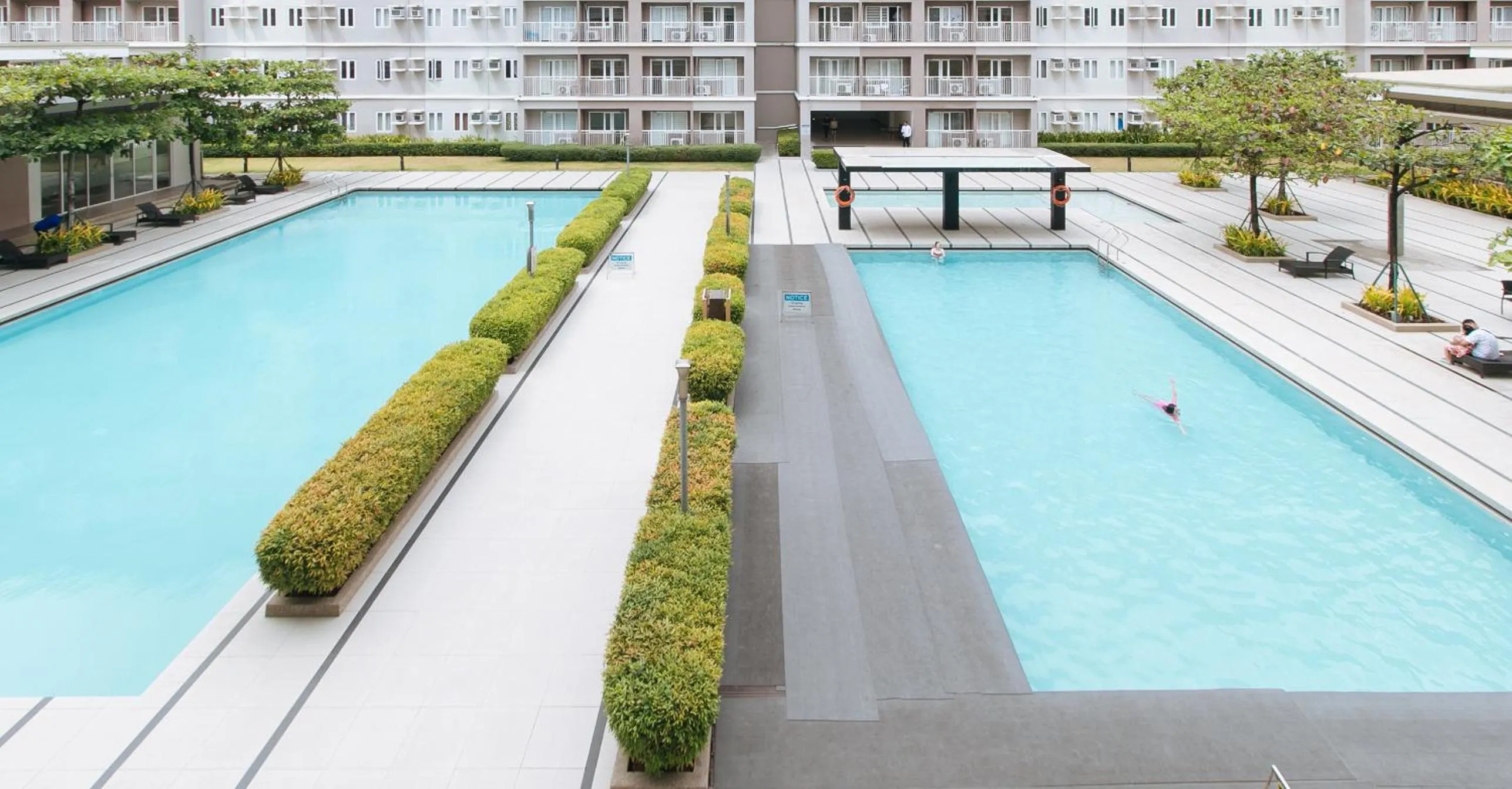 Pool view in Jamah's Staycation at SMDC Trees Residences by RedDoorz