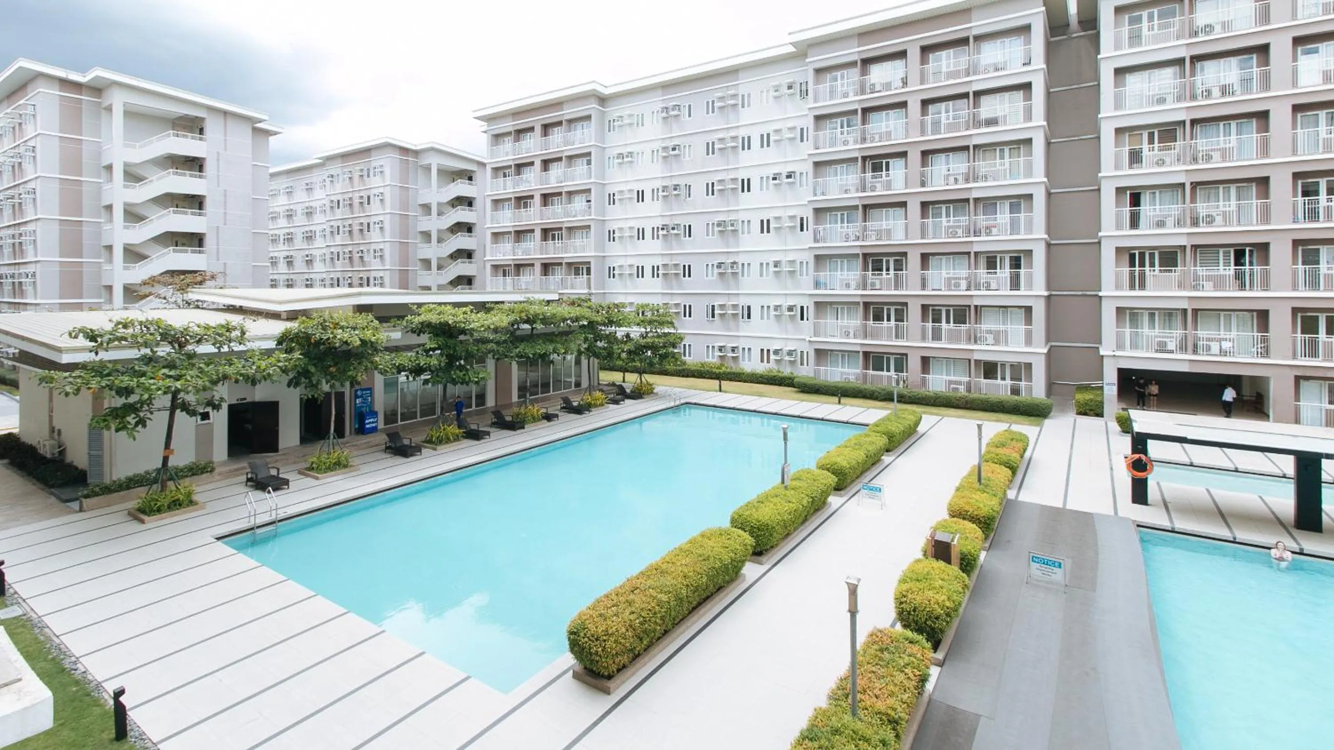 Pool view in Jamah's Staycation at SMDC Trees Residences by RedDoorz