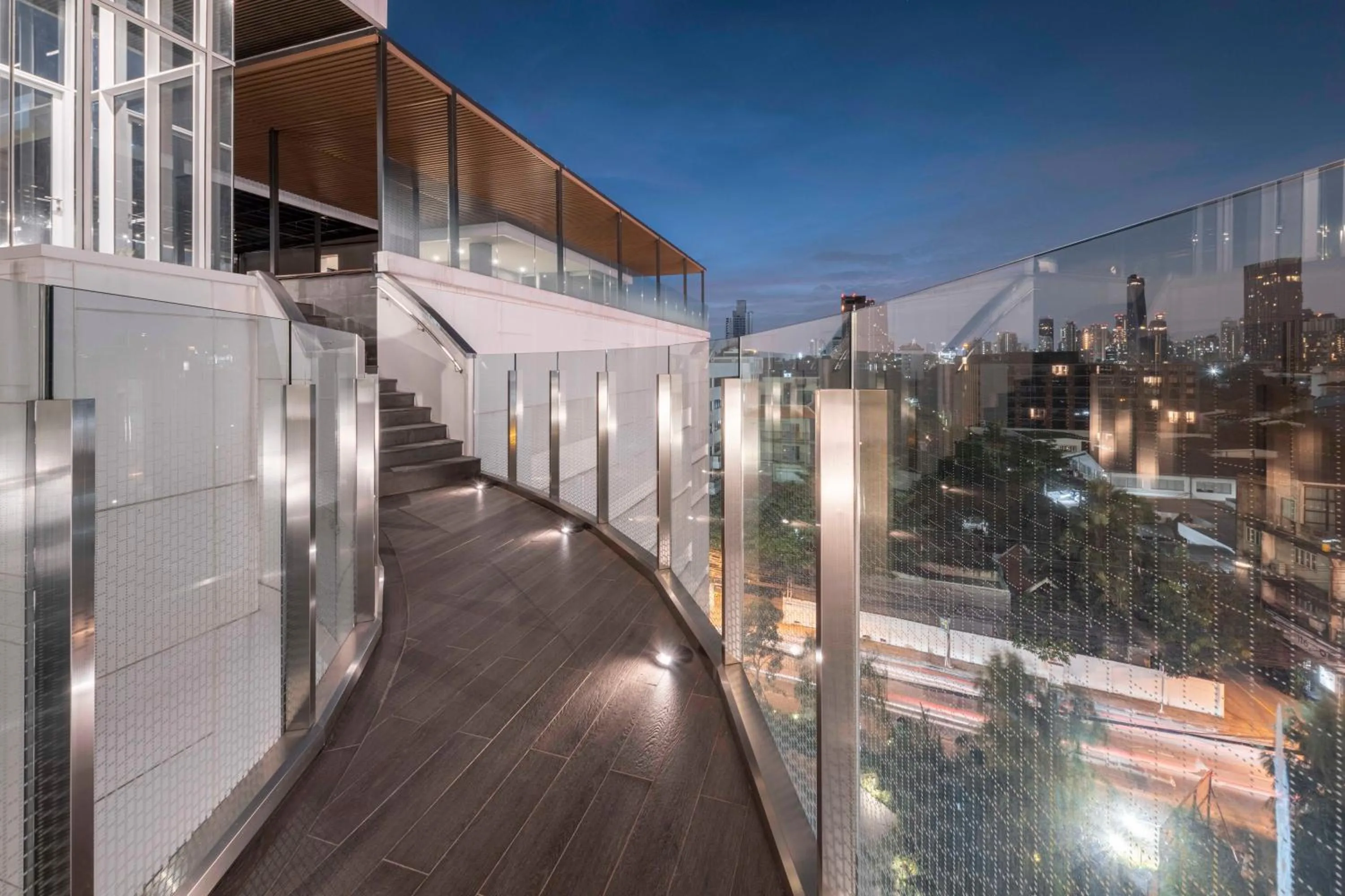 Night in Wyndham Garden Bangkok Sukhumvit 42