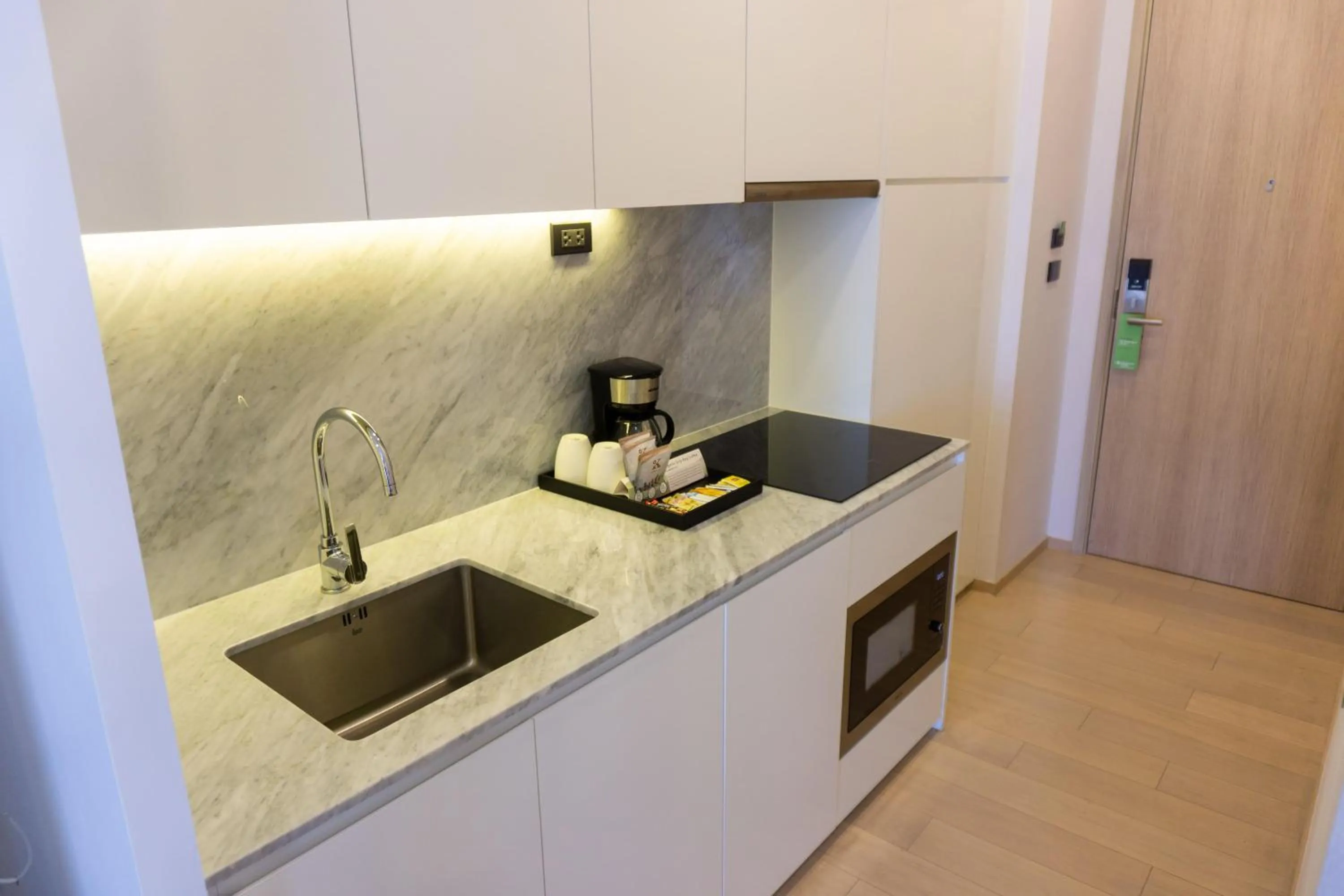 Photo of the whole room in Wyndham Garden Bangkok Sukhumvit 42