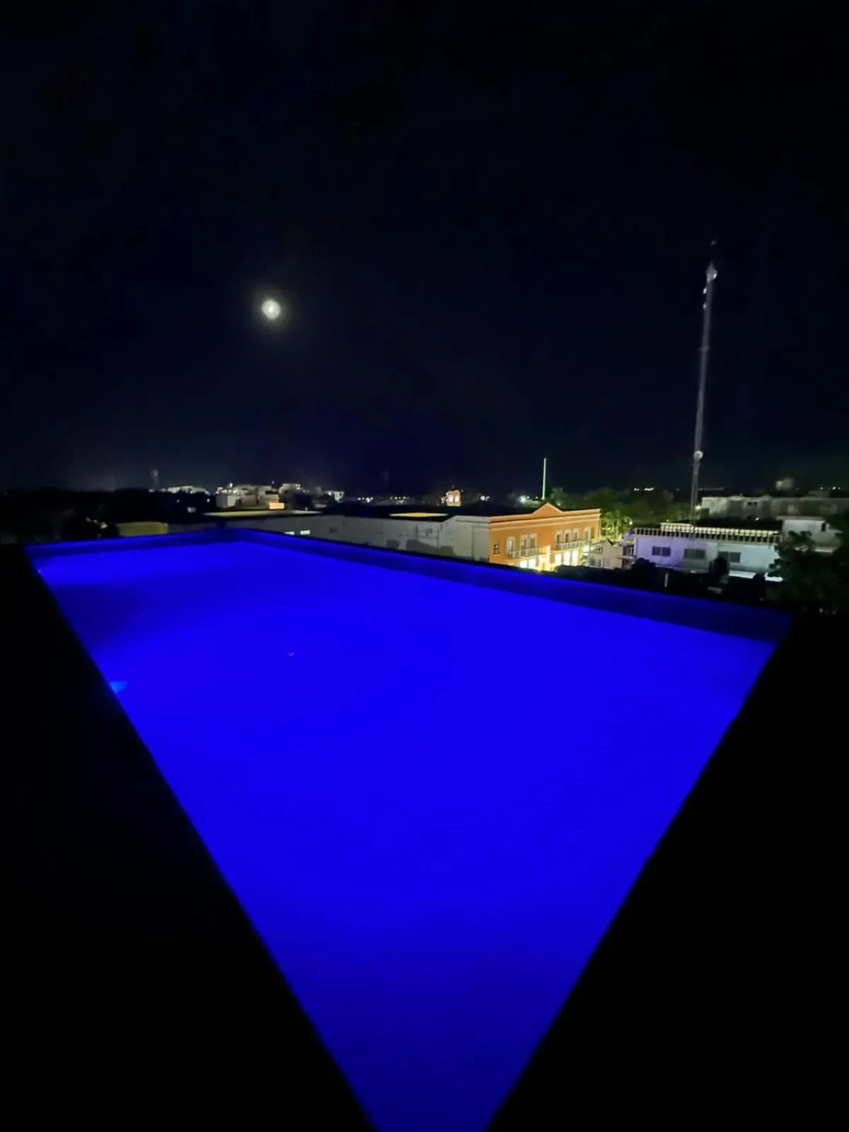 Swimming pool in Hostelito Hotel