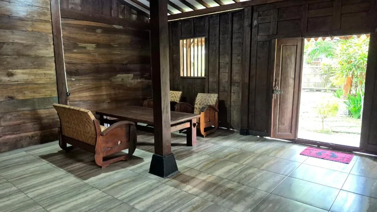 Angler Homestay & Joglo