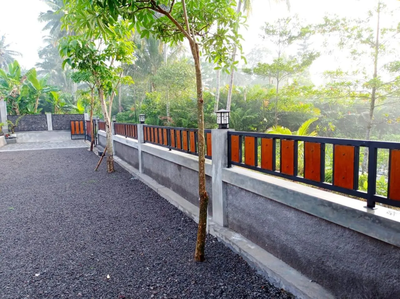 Angler Homestay & Joglo