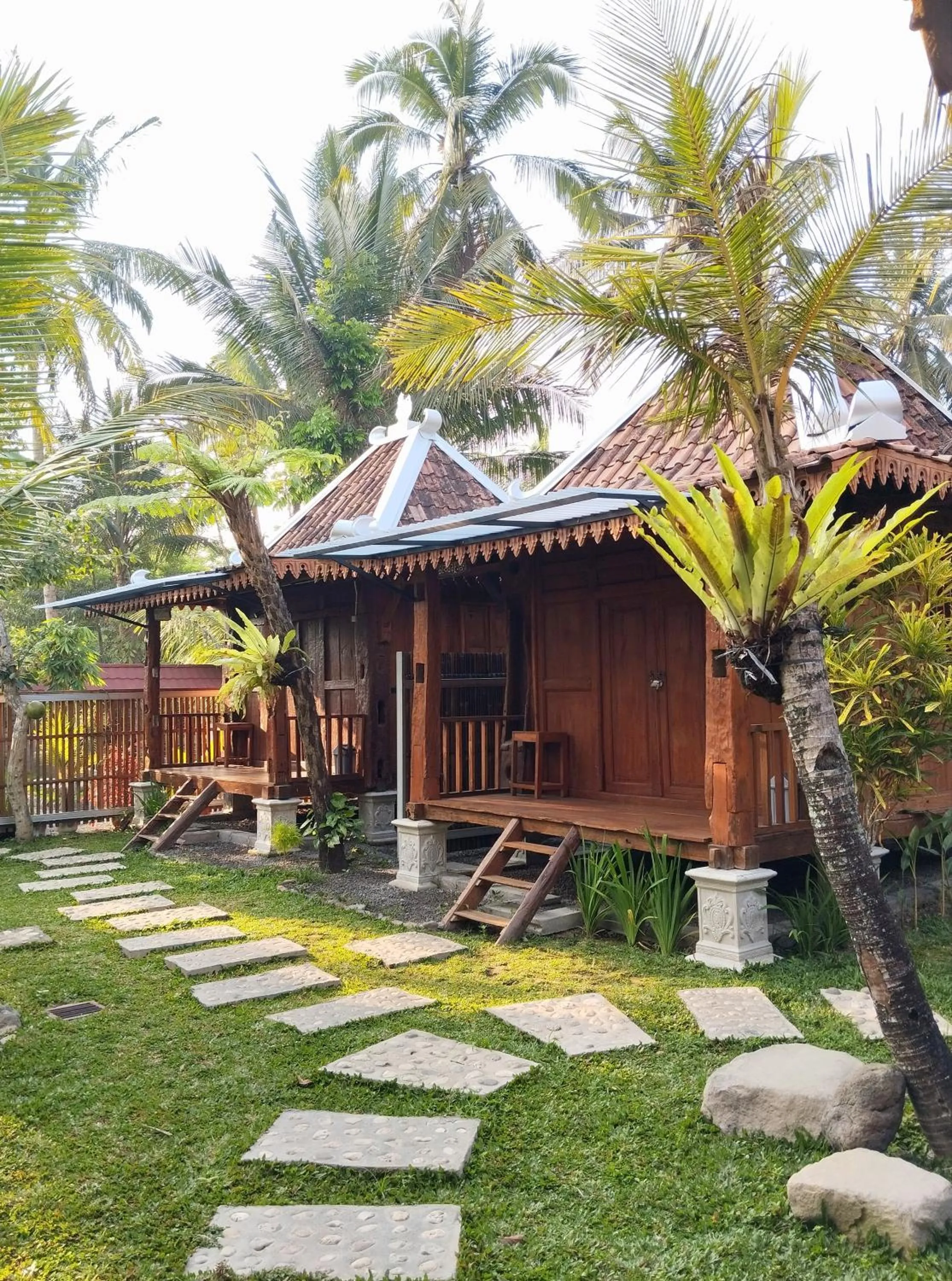 Angler Homestay & Joglo