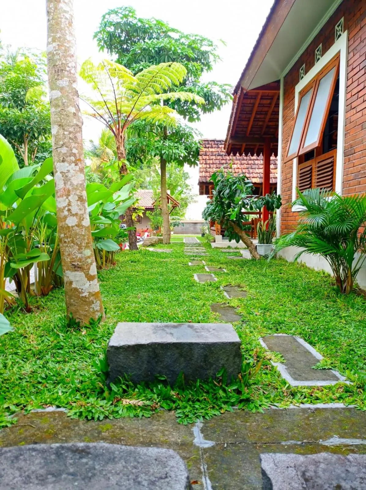 Angler Homestay & Joglo