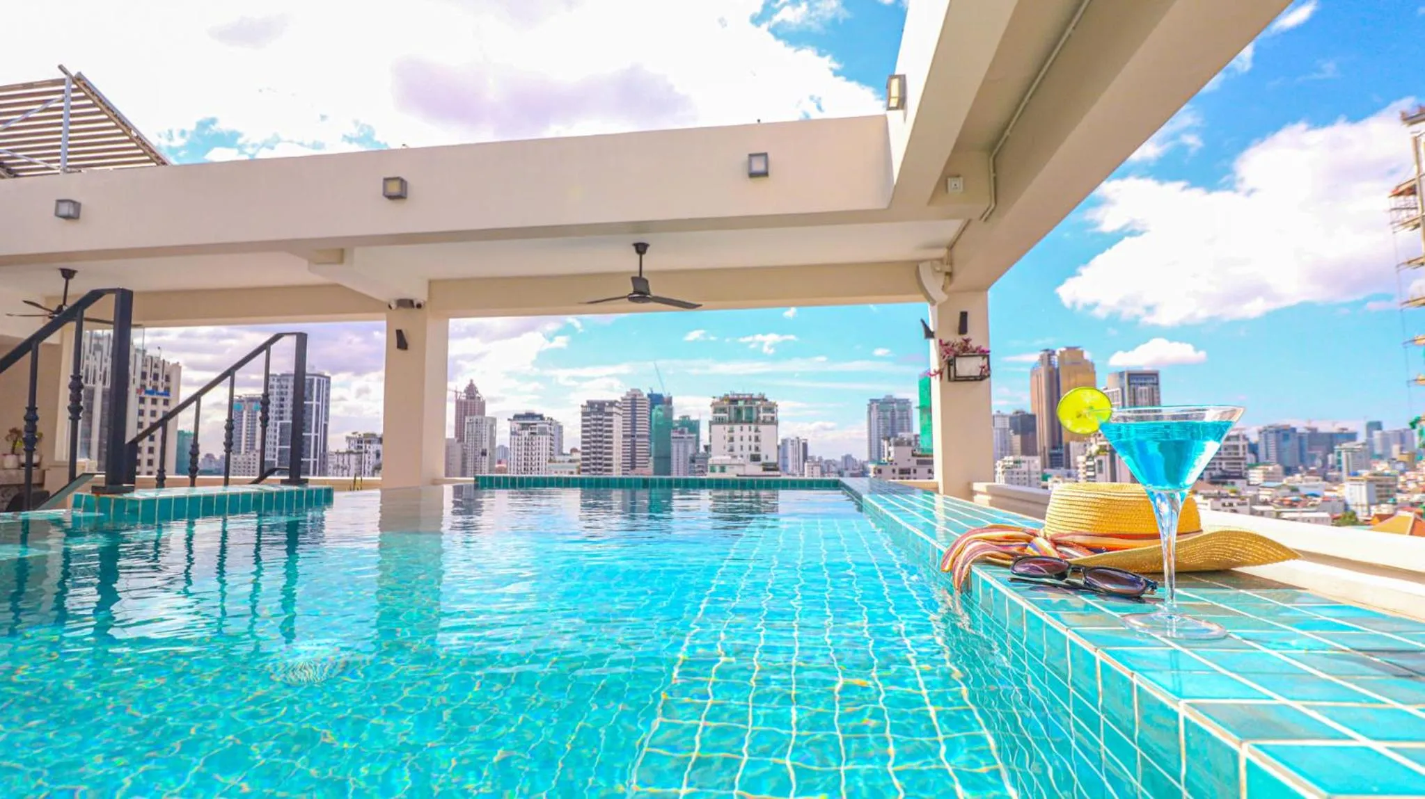 Hot Tub in Mettavary Hotel