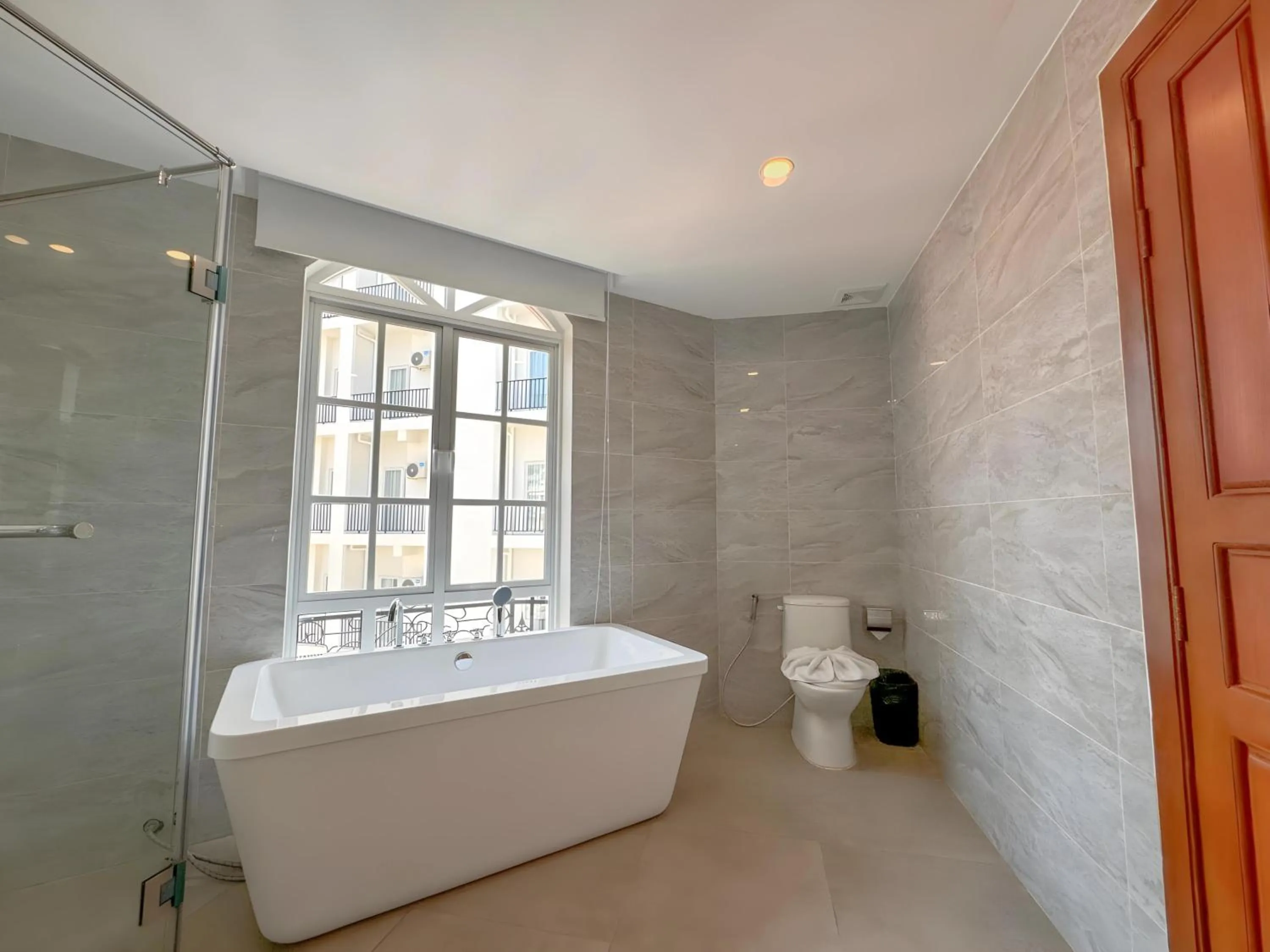 Bath in Mettavary Hotel