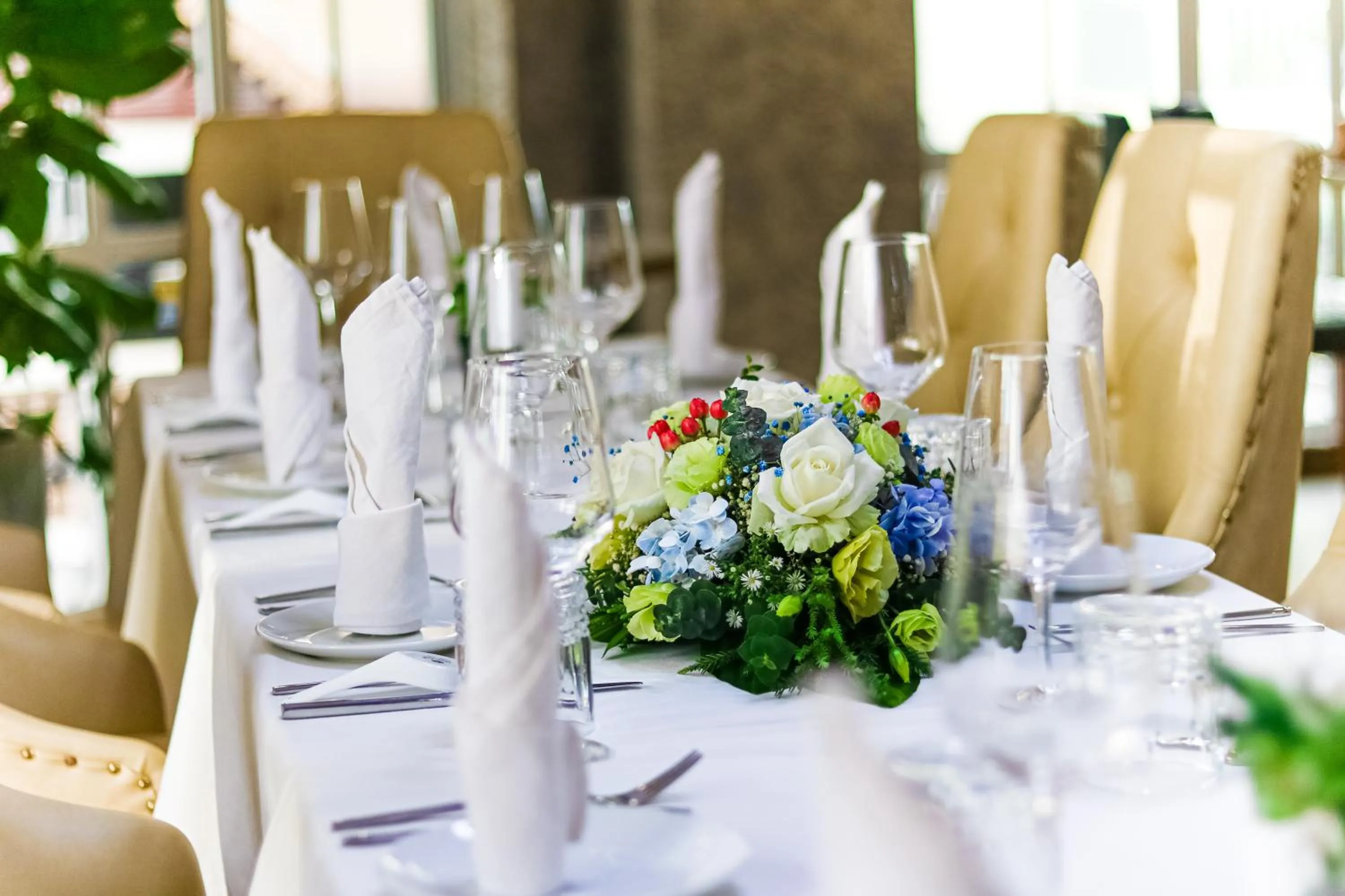 Restaurant/places to eat in Mettavary Hotel