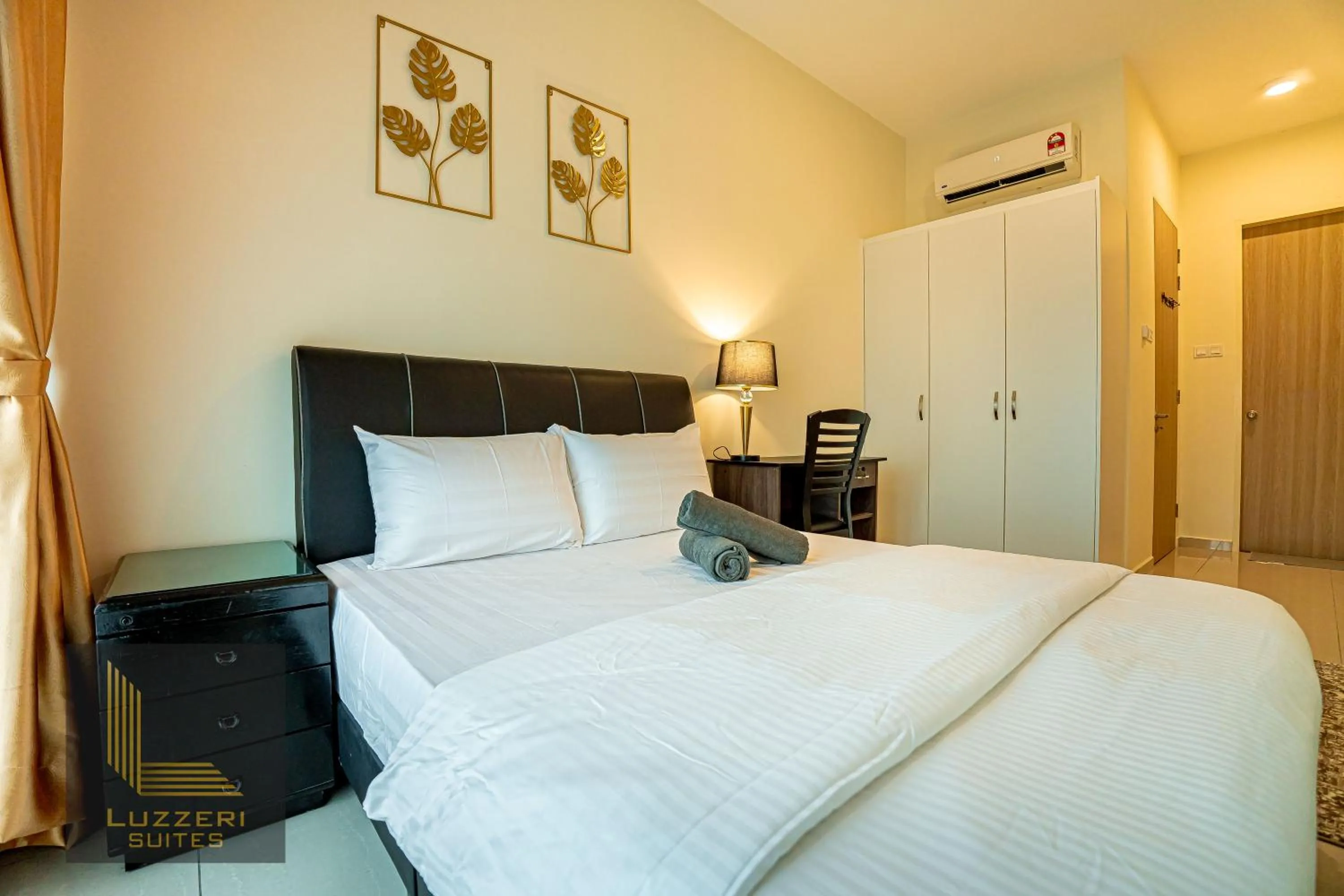 Bed in Legasi Kampung Baru Guesthouse