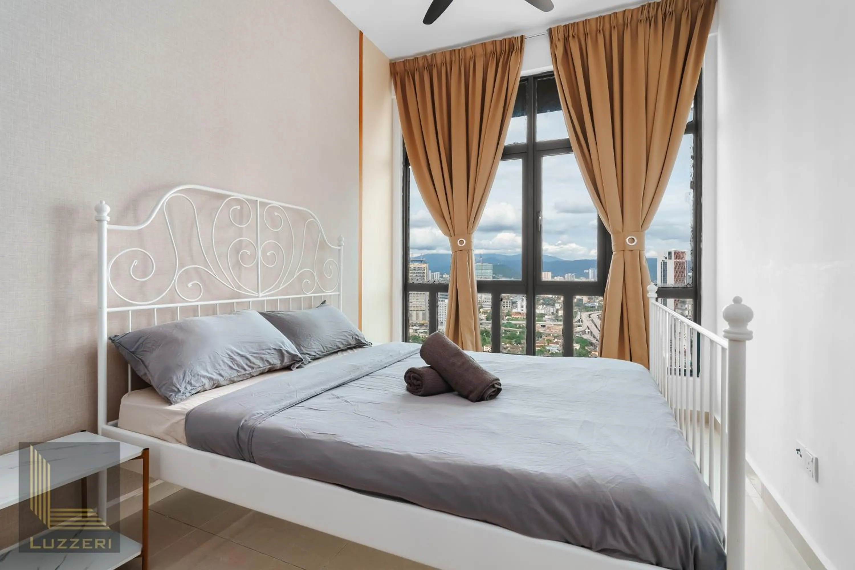 Bed in Legasi Kampung Baru Guesthouse