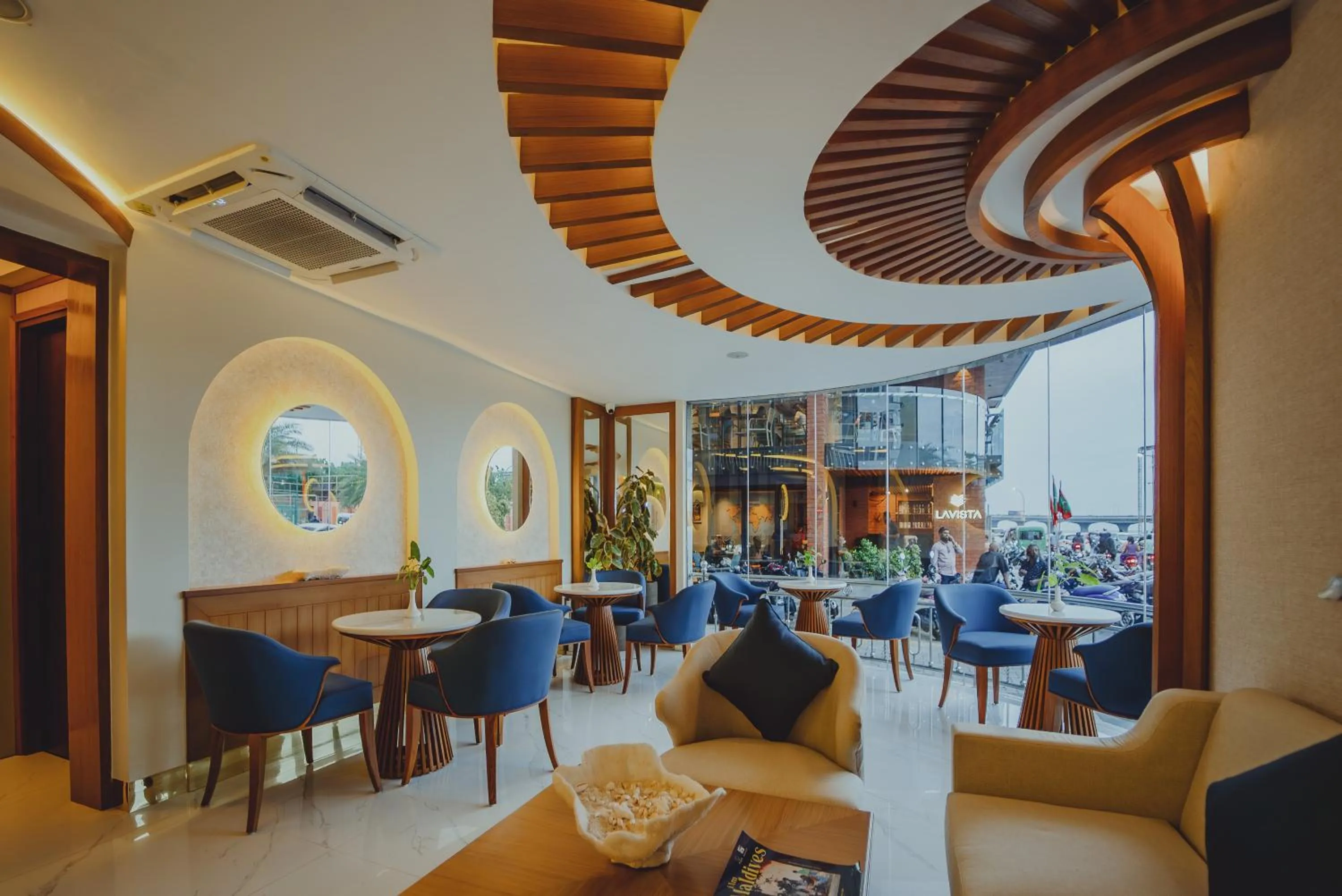 Breakfast in UMET Seaview Hotel with Free Airport Pick up and Drop T&C Apply