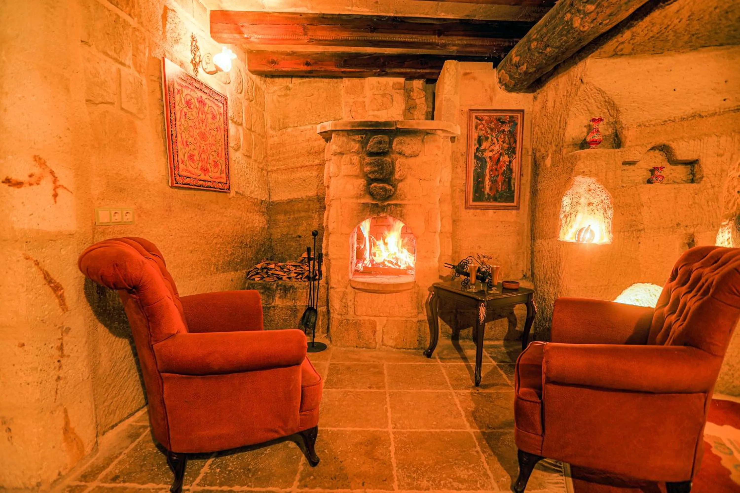 Seating area in Sinasos Palace Cave Hotel
