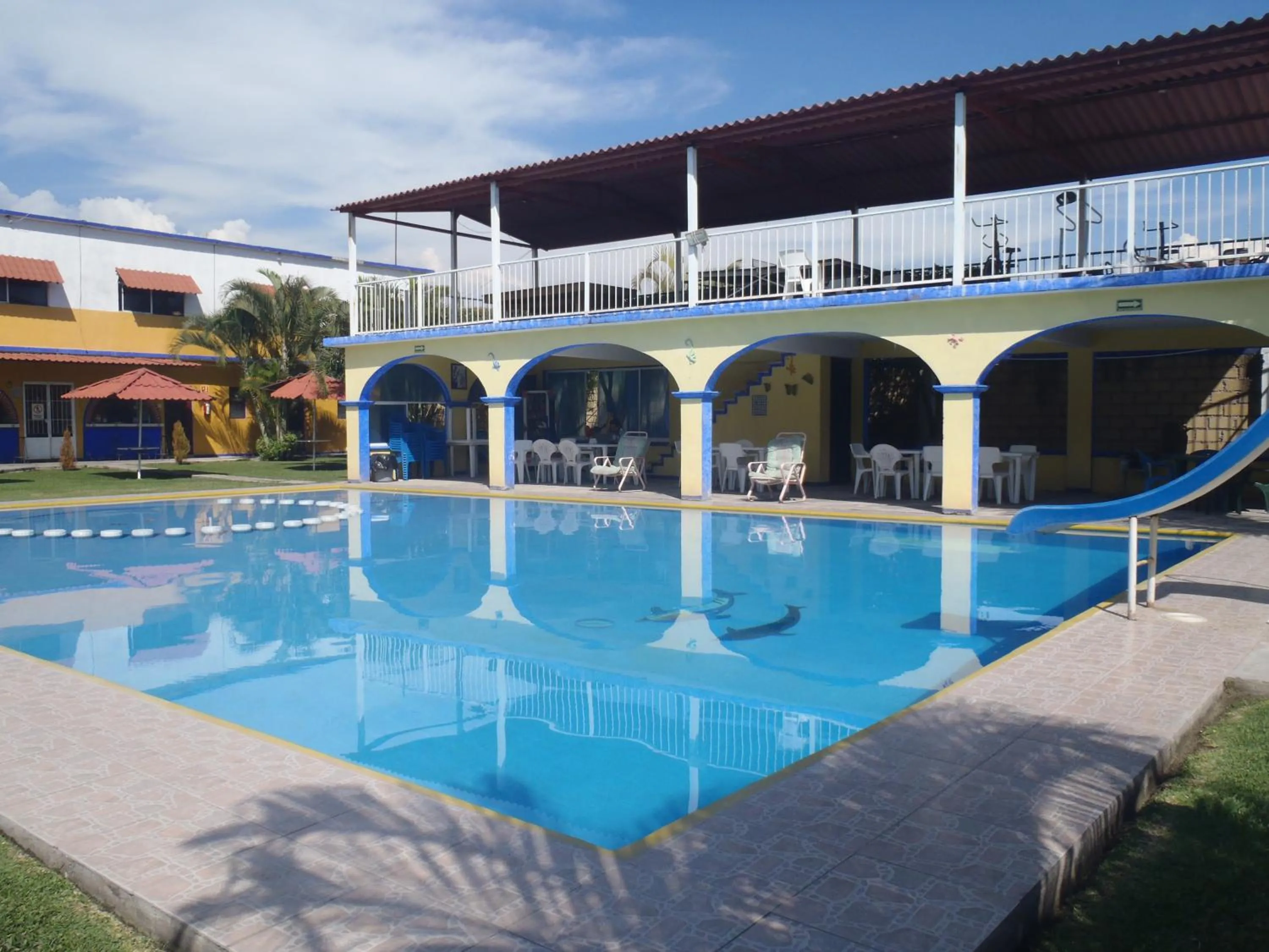 Swimming pool in Hotel San Carlos Yautepec