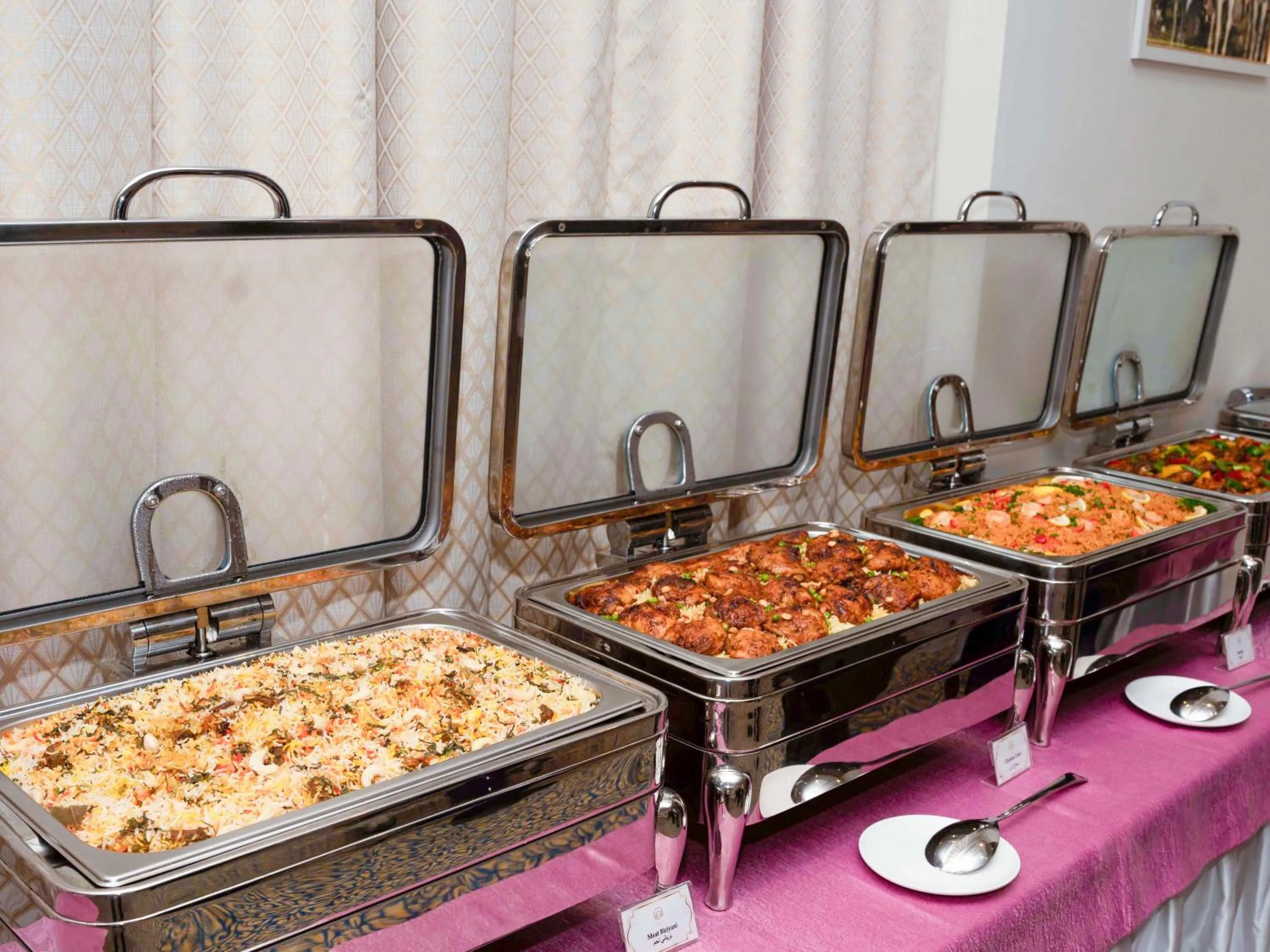 Lunch in ROZANA HOTEL