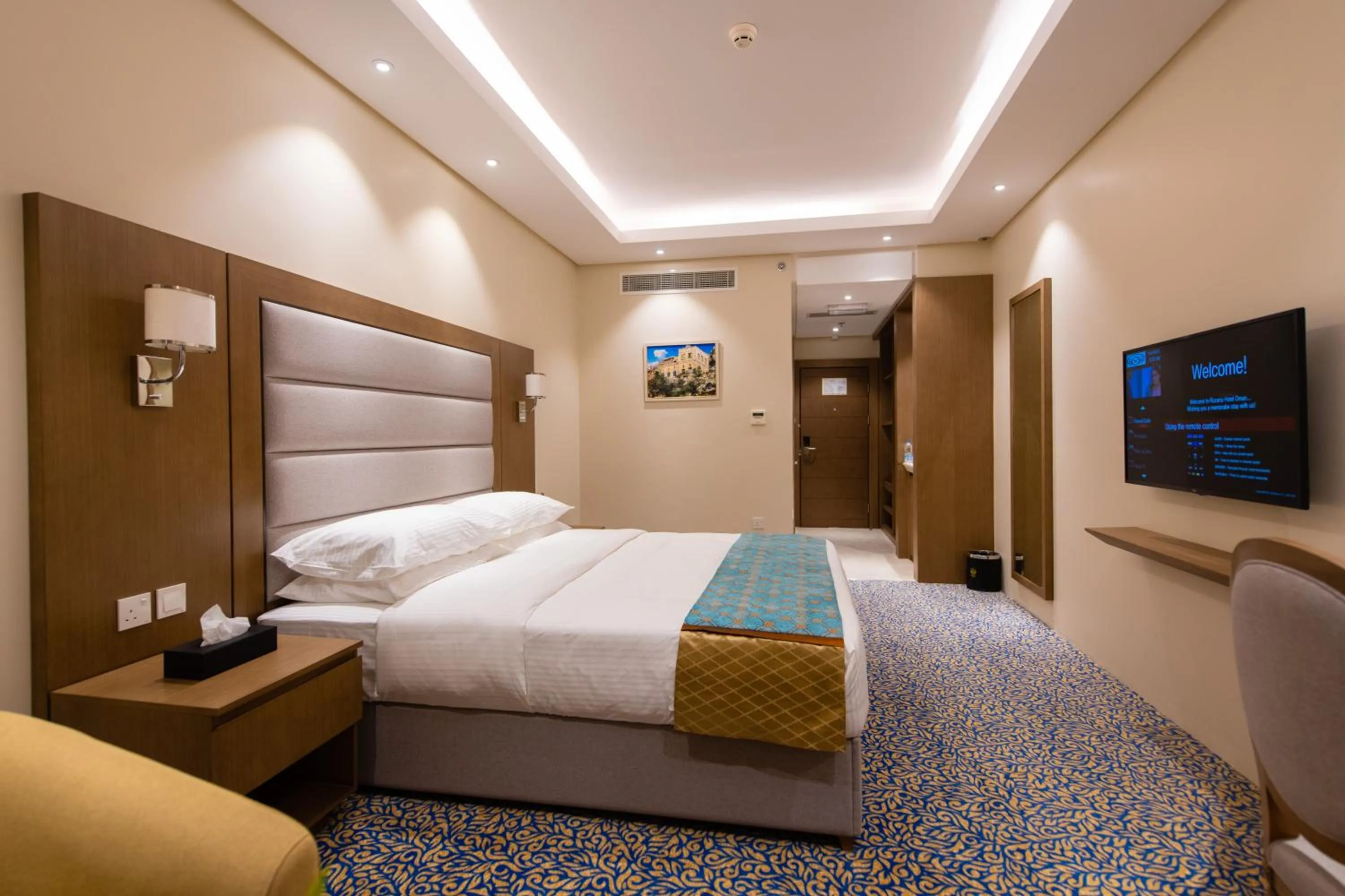 Facade/entrance, Bed in ROZANA HOTEL