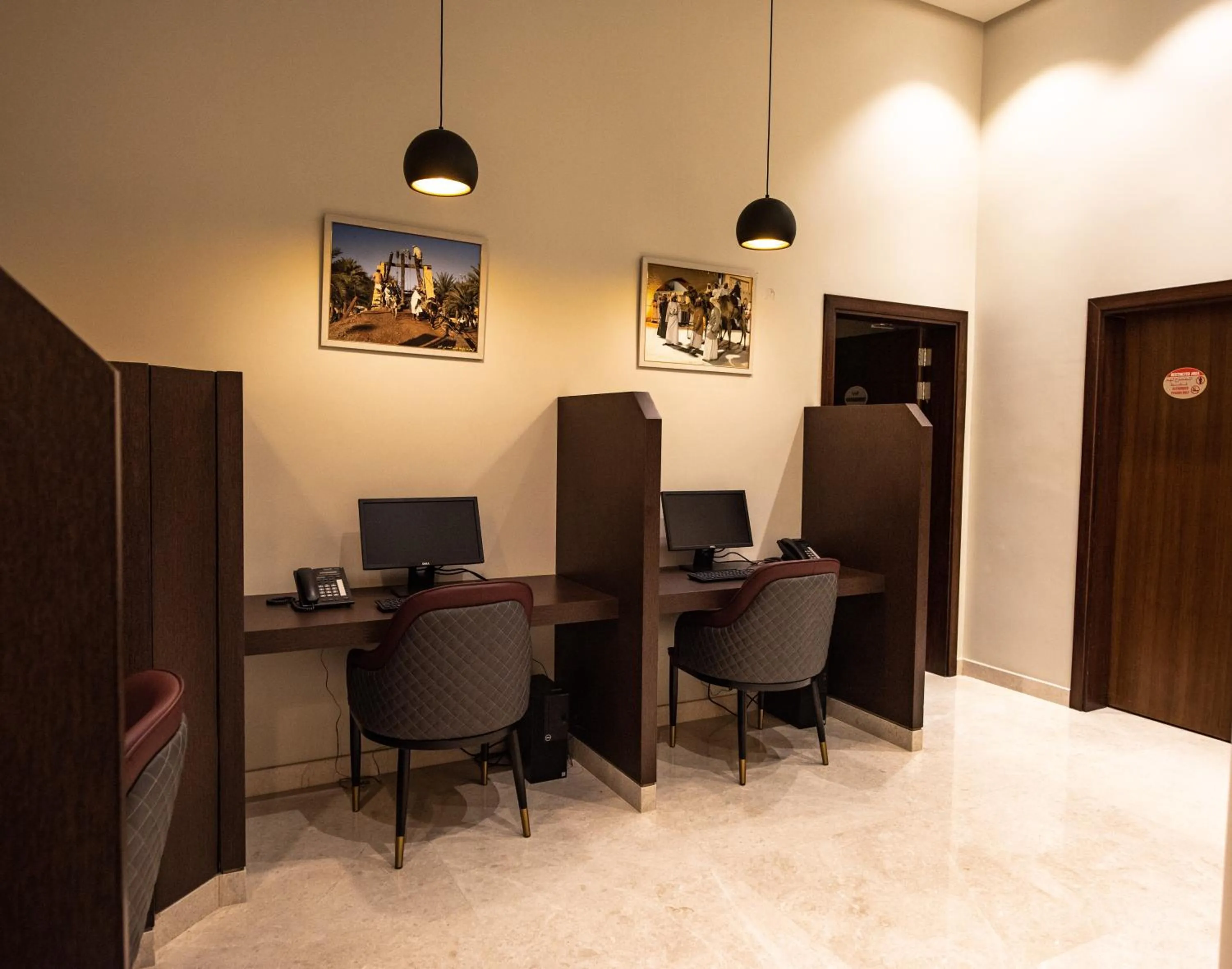 Business facilities in ROZANA HOTEL
