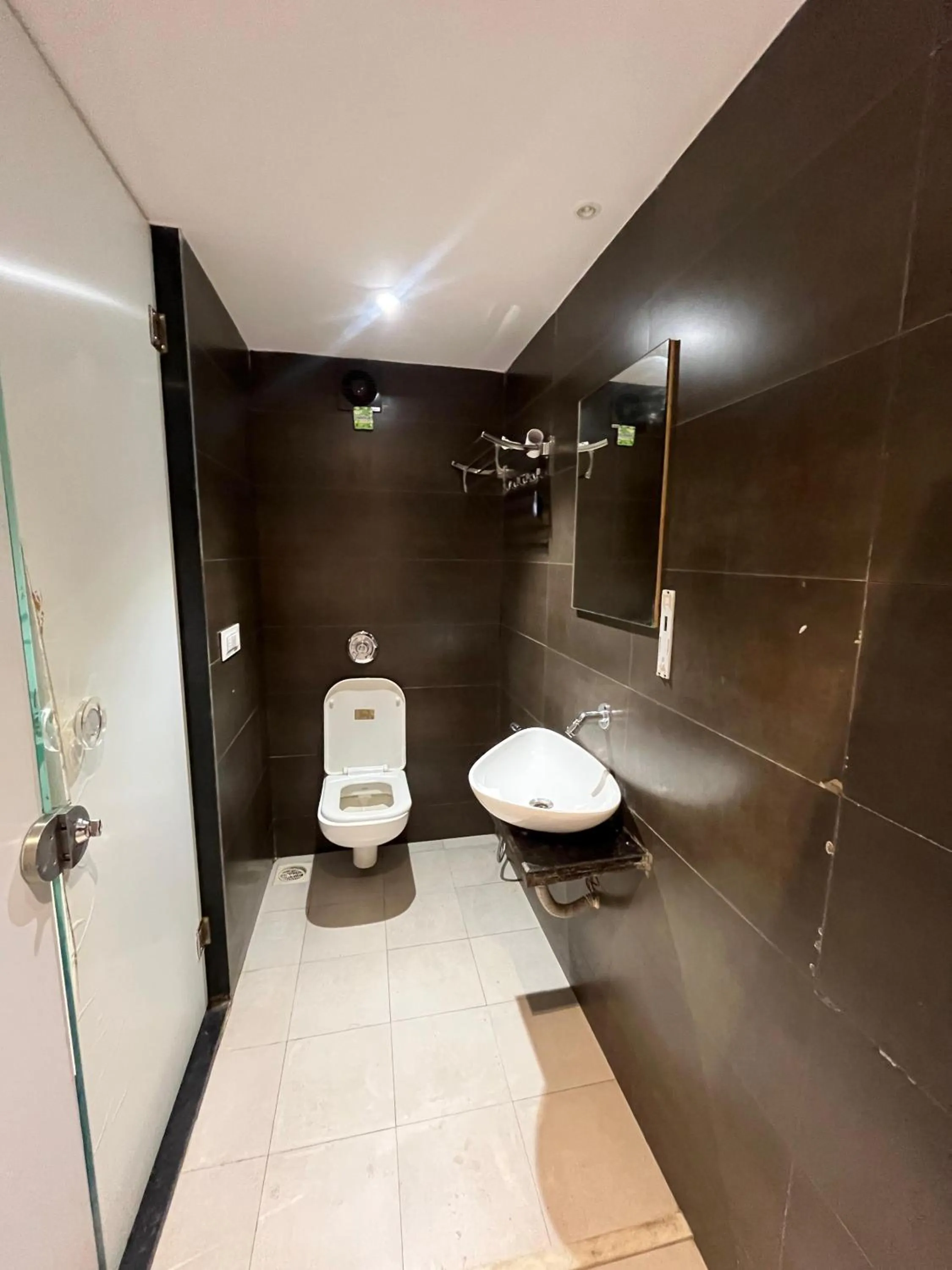 Hotel Merakee - Near Dahisar Mira Road Mumbai