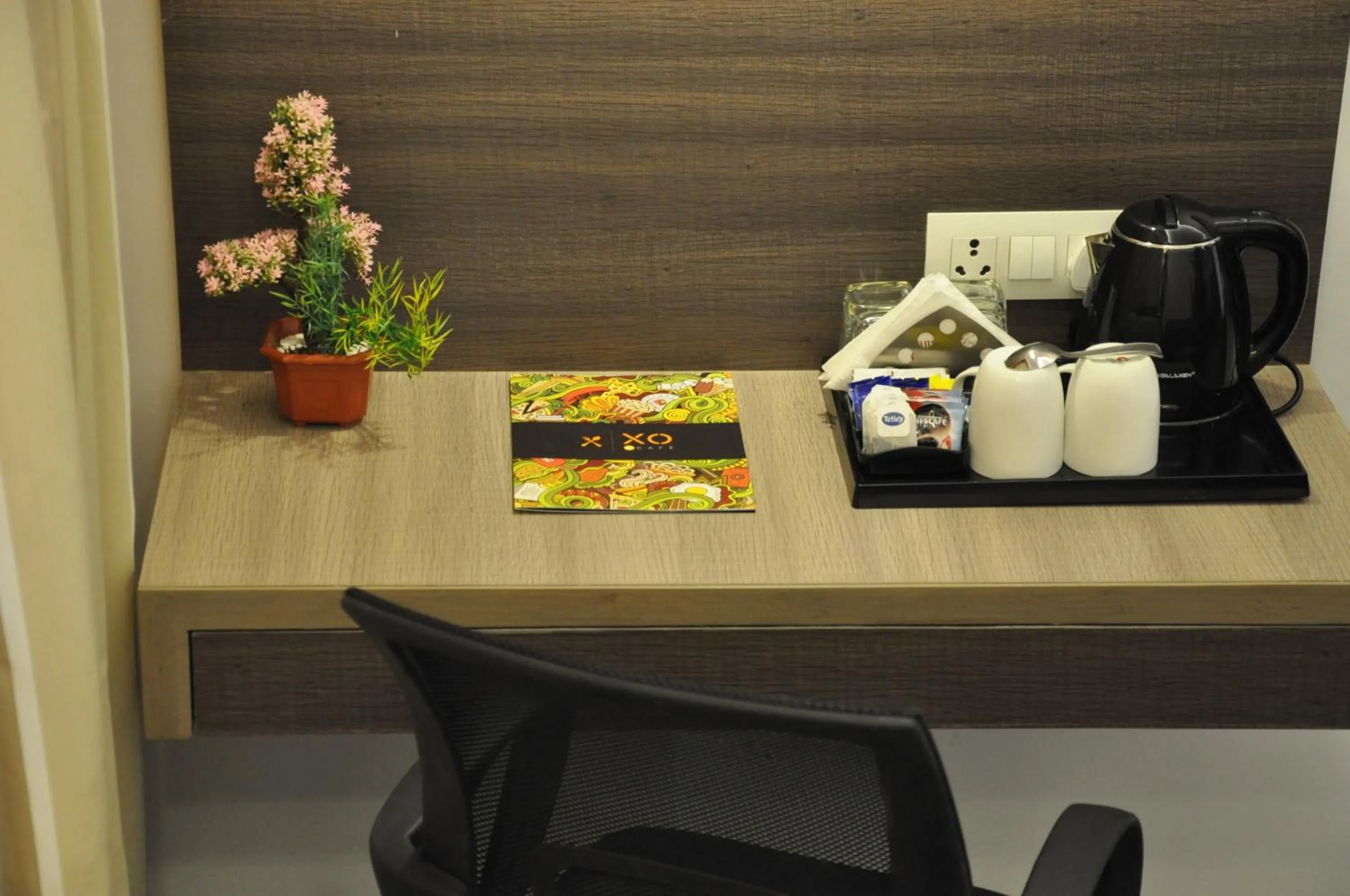 Coffee/tea facilities in Pride Biznotel Manjusar Vadodara Near Sokhda Lake