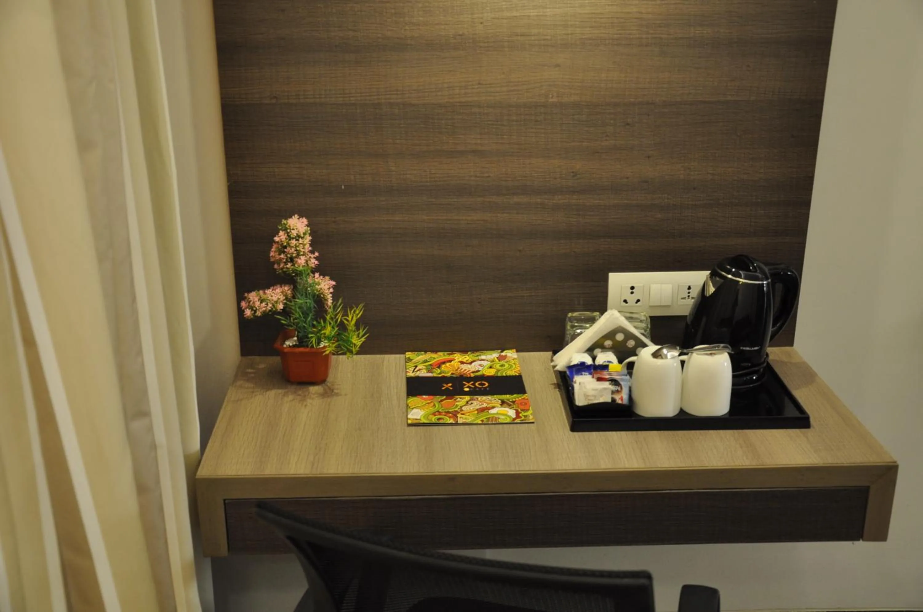 Coffee/tea facilities in Pride Biznotel Manjusar Vadodara Near Sokhda Lake