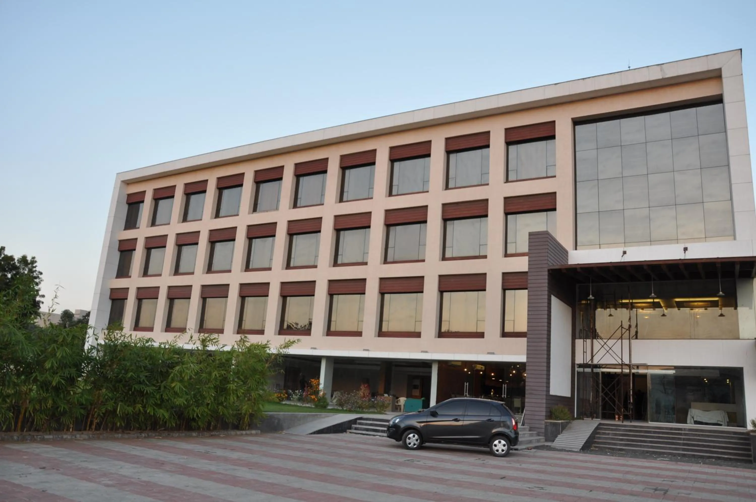 Facade/entrance in Pride Biznotel Manjusar Vadodara Near Sokhda Lake