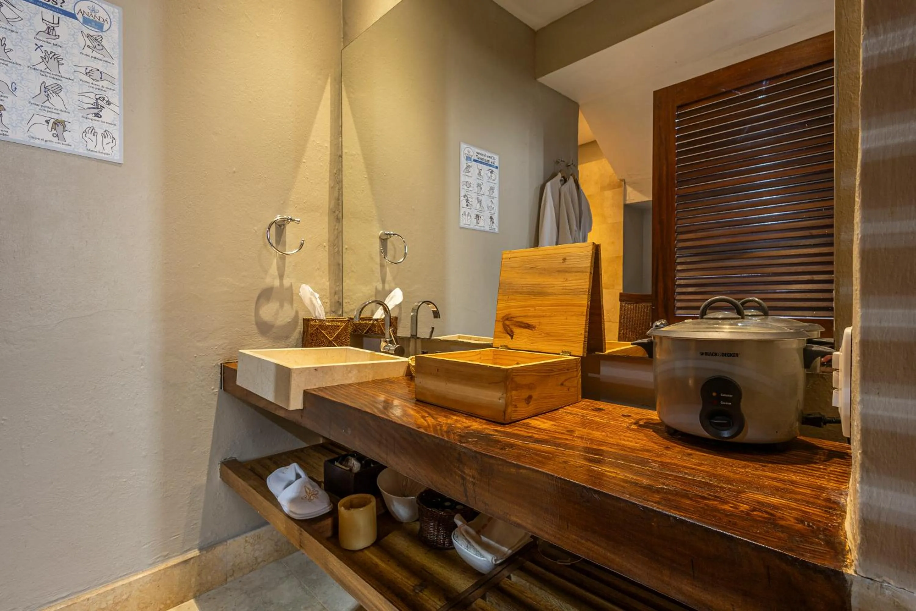 Massage in Ananda Hotel Boutique