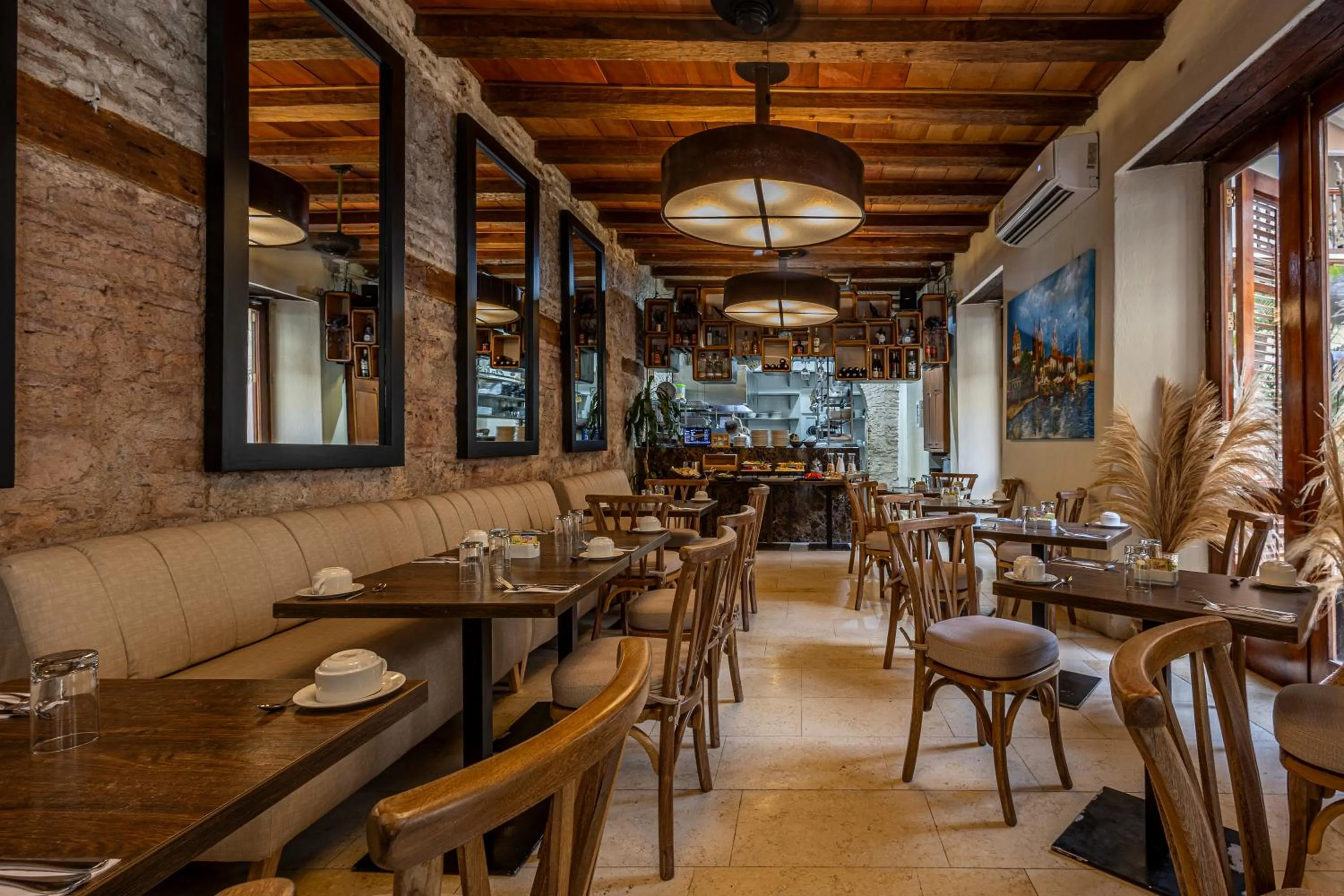 Restaurant/places to eat in Ananda Hotel Boutique