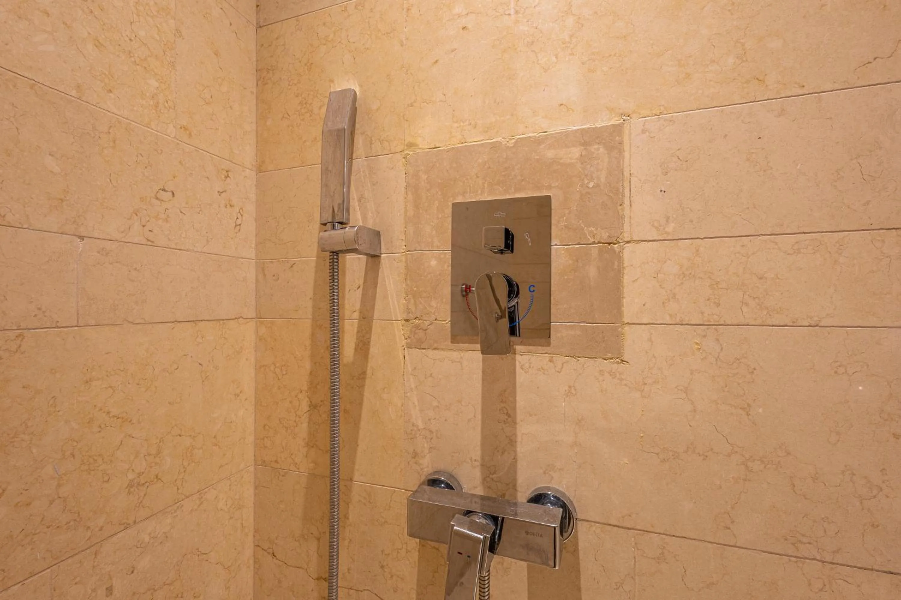 Shower in Ananda Hotel Boutique