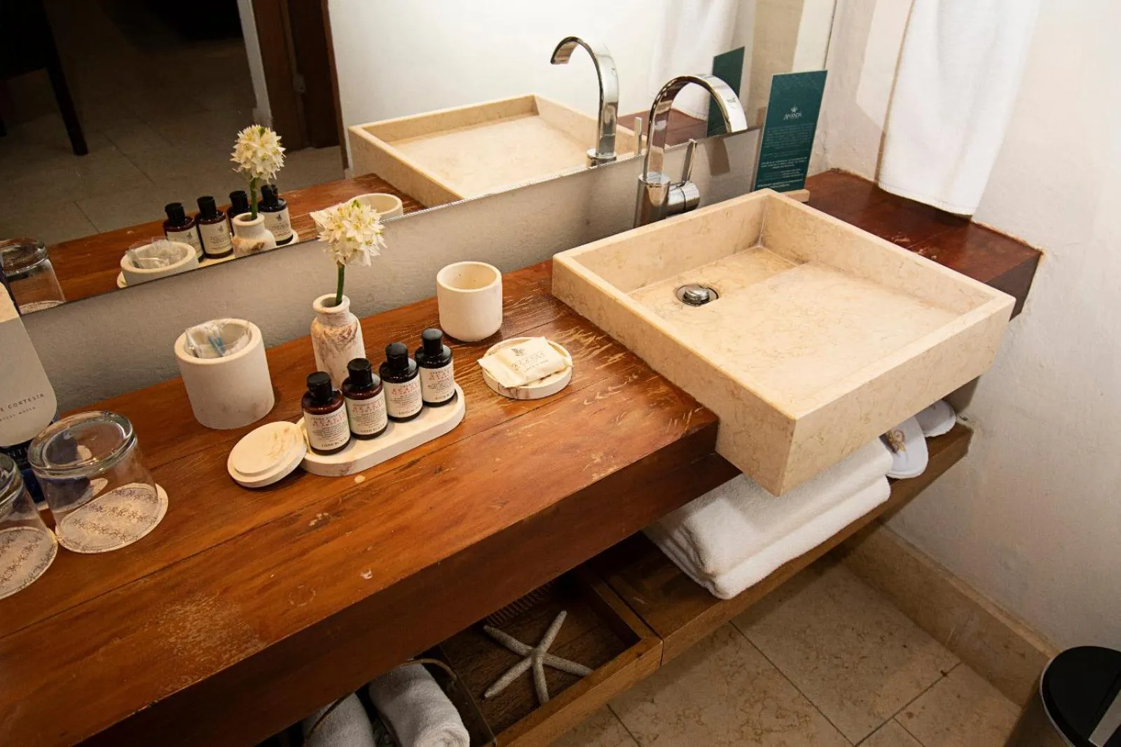 Bathroom in Ananda Hotel Boutique