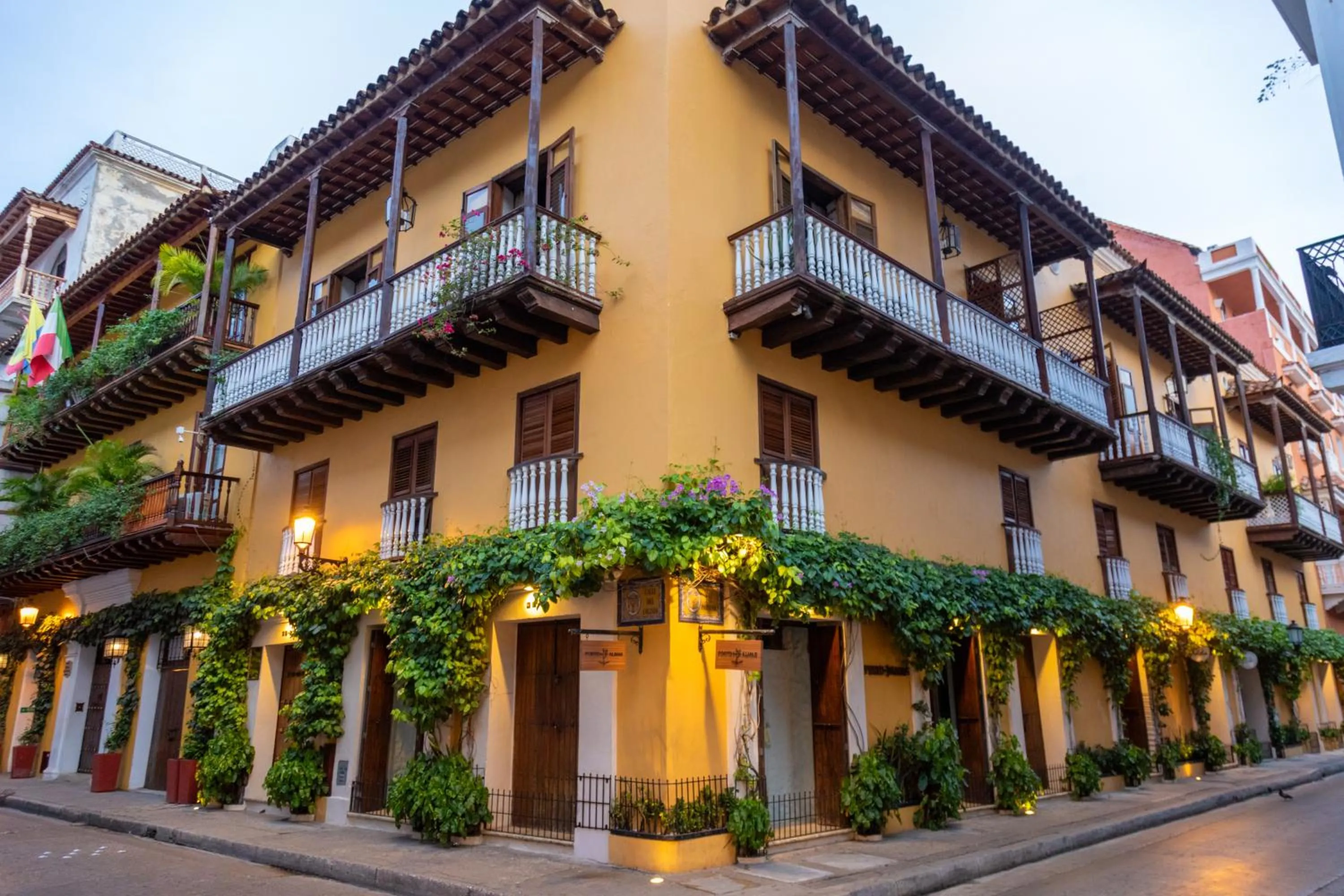 Property building in Hotel Boutique Casa del Coliseo