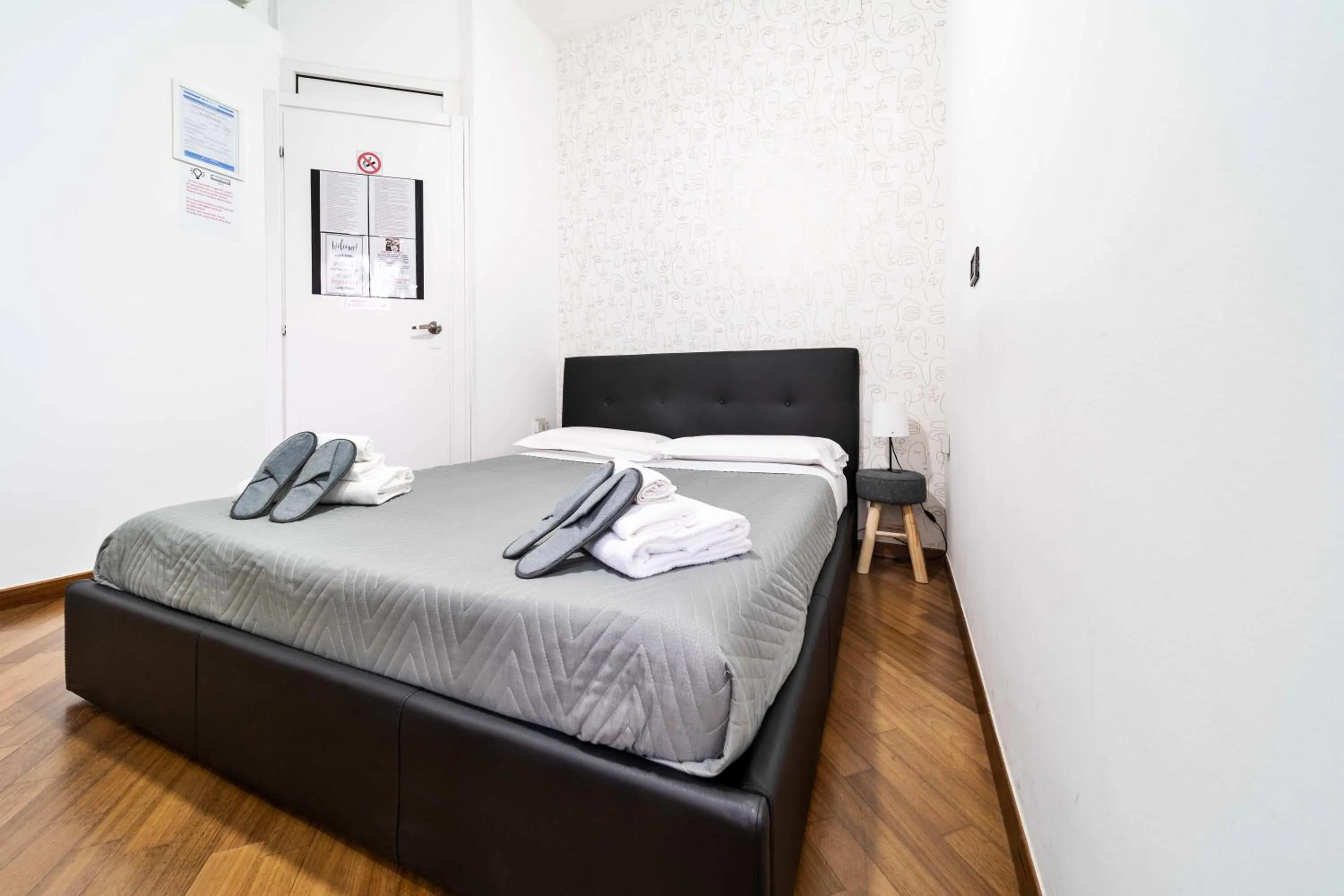 Bedroom, Bed in Dante 138 Class rooms & apartments