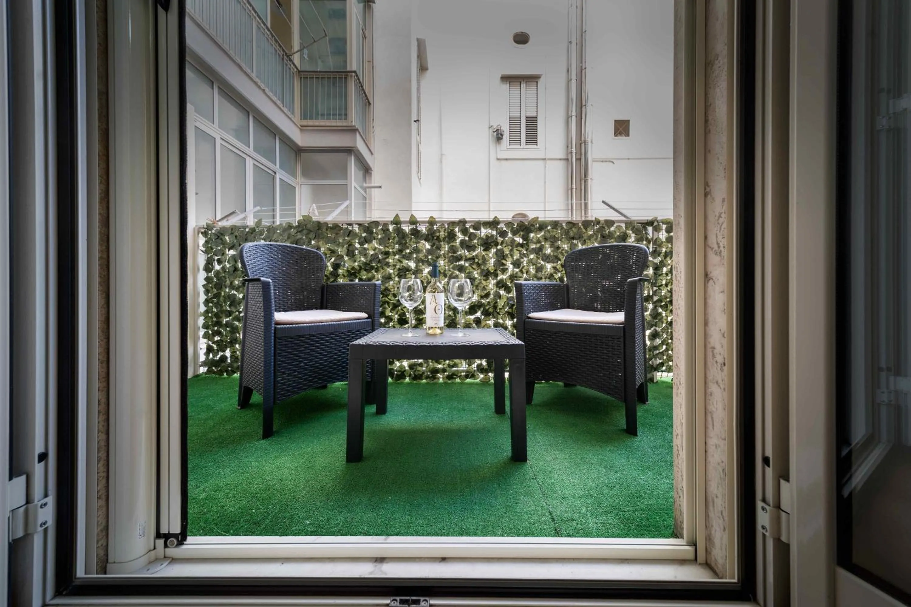 Balcony/Terrace in Dante 138 Class rooms & apartments