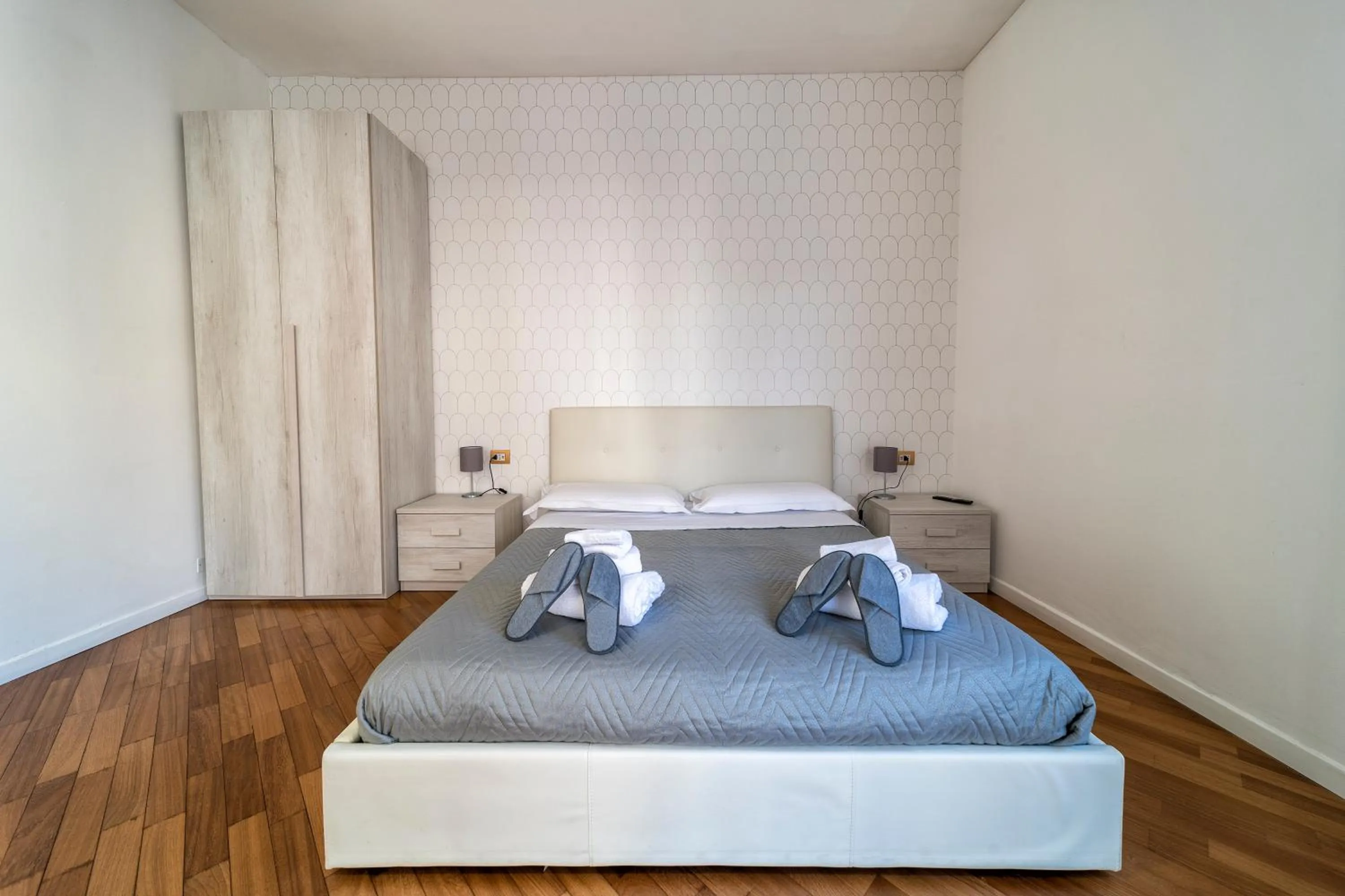 Bedroom, Bed in Dante 138 Class rooms & apartments