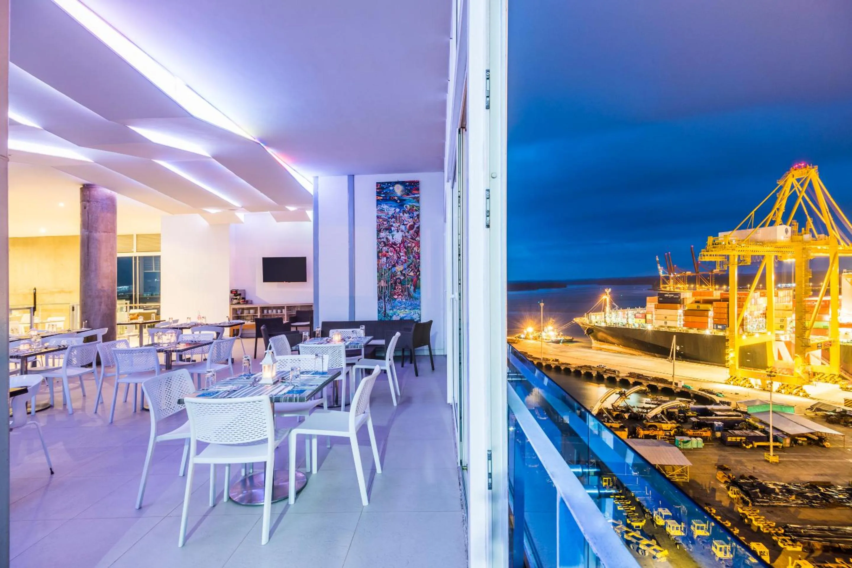 Restaurant/places to eat in Cosmos Pacifico Hotel