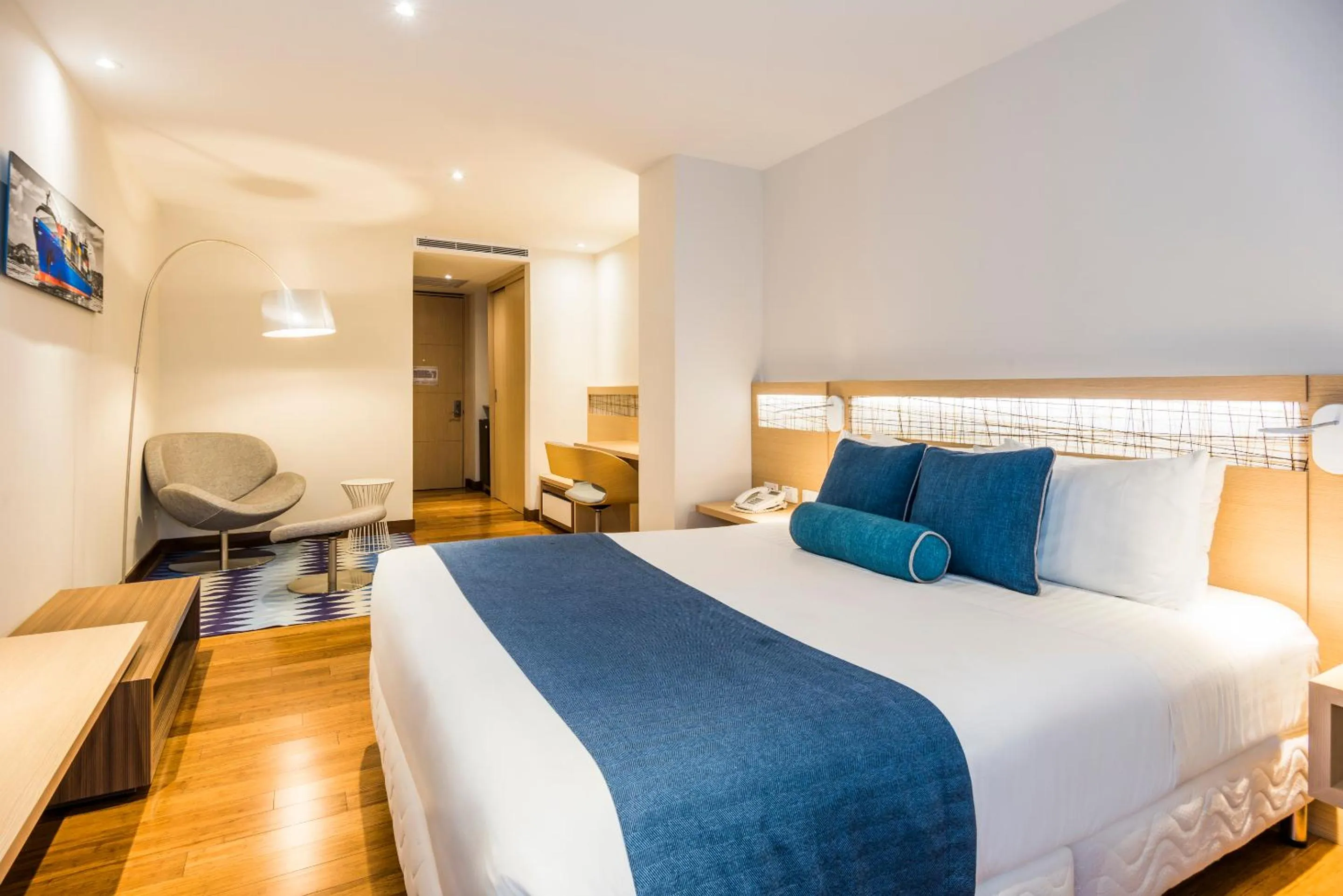 Photo of the whole room, Bed in Cosmos Pacifico Hotel