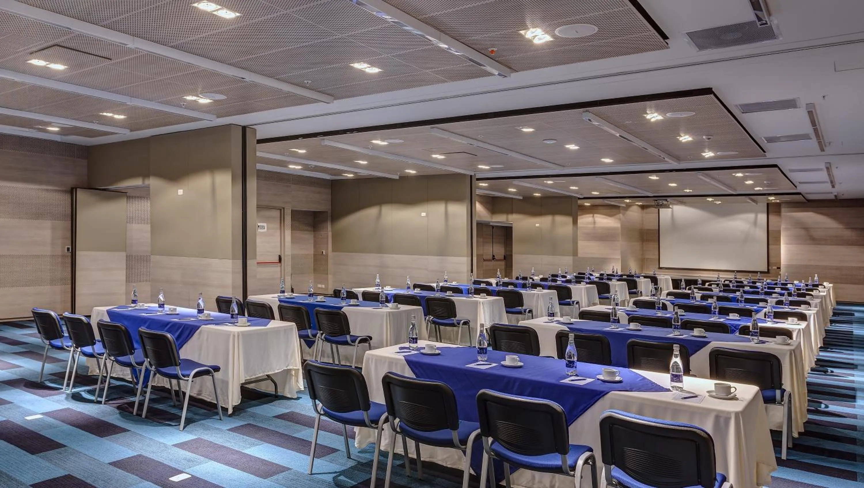 Banquet/Function facilities in Cosmos Pacifico Hotel