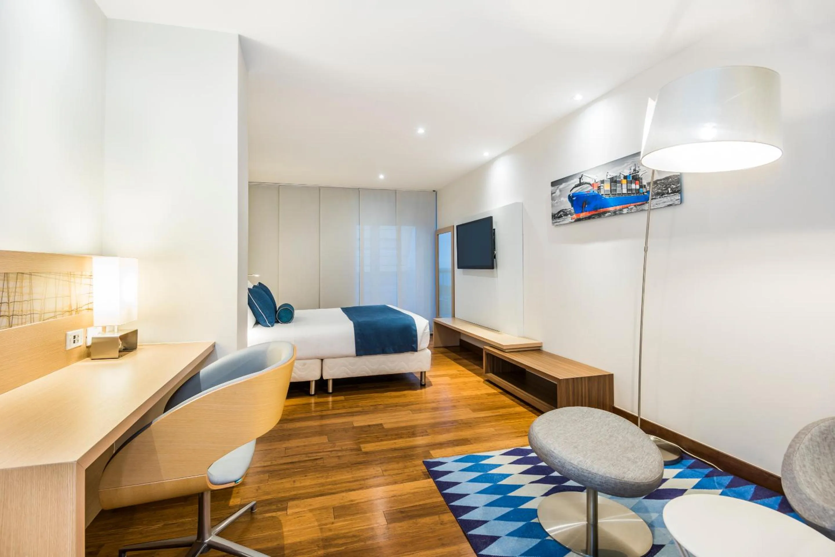 Photo of the whole room in Cosmos Pacifico Hotel