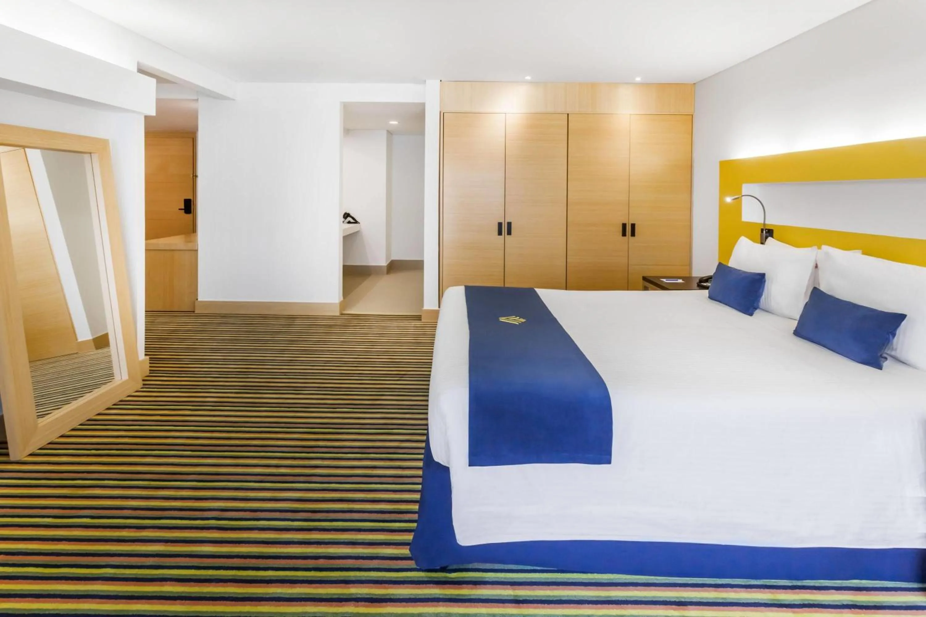 Photo of the whole room, Bed in Wyndham Bogota