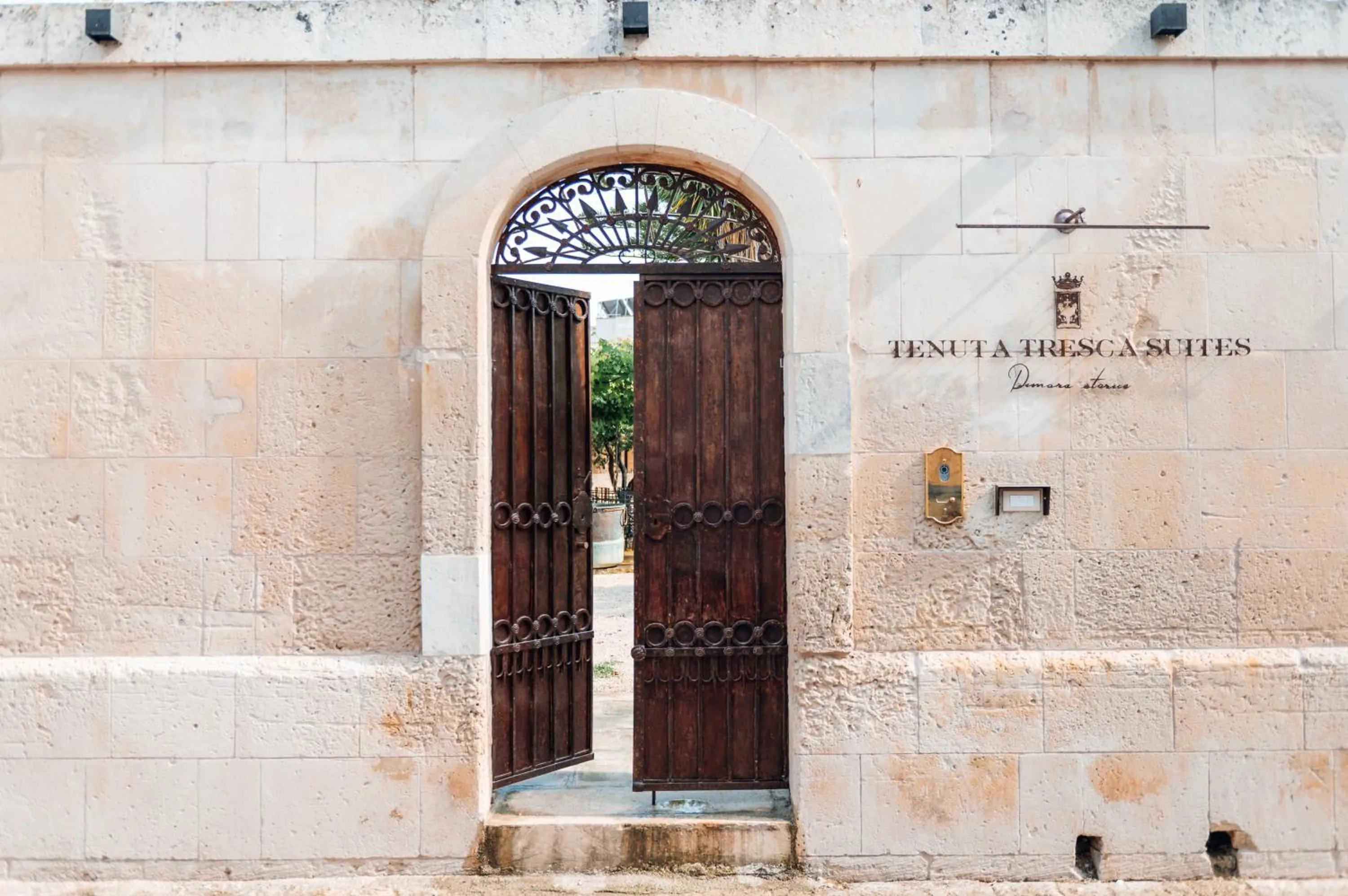 Facade/entrance in Tenuta Tresca Suites - Dimora Storica