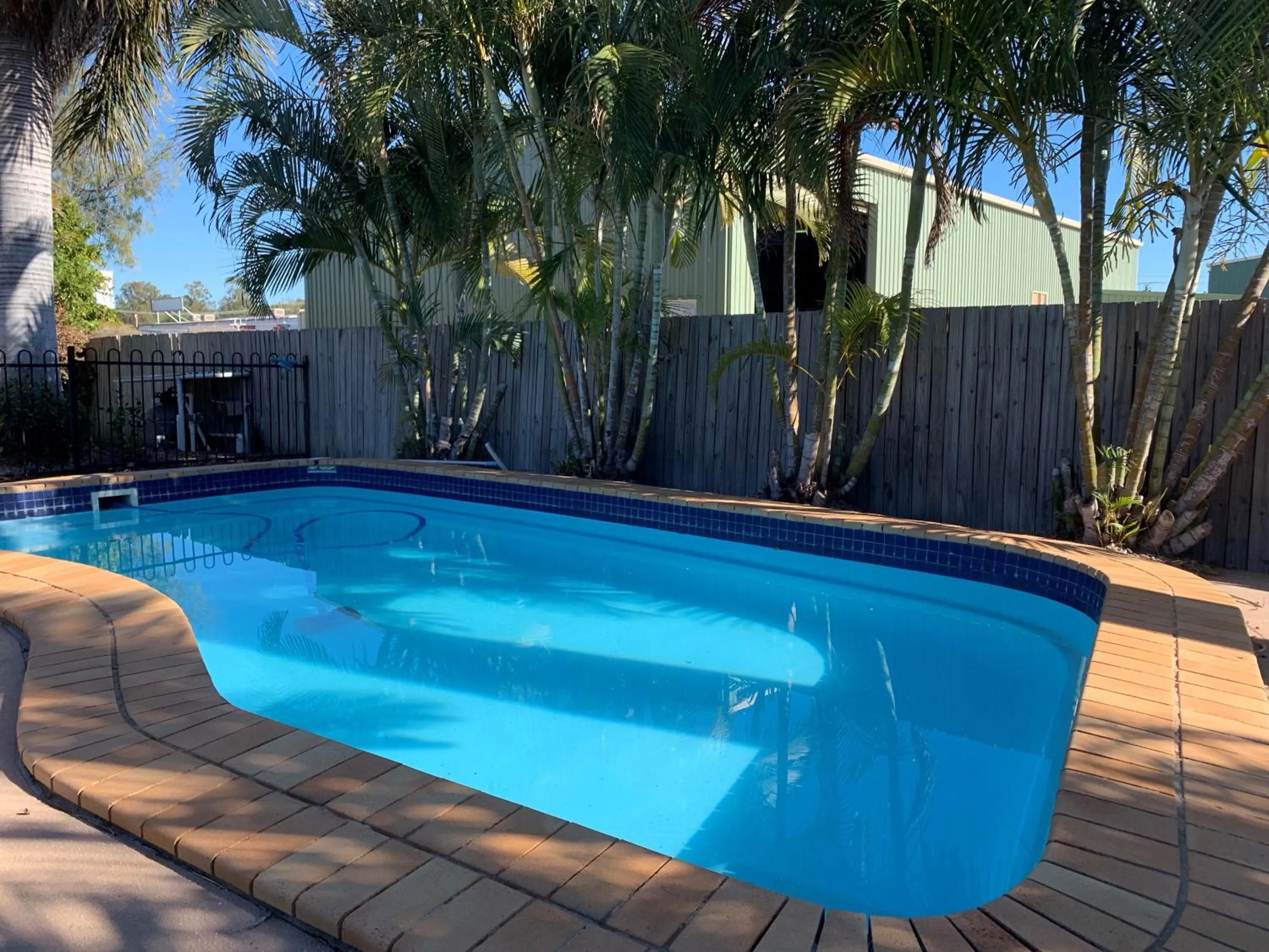 Swimming pool in Biloela Palms Motor Inn