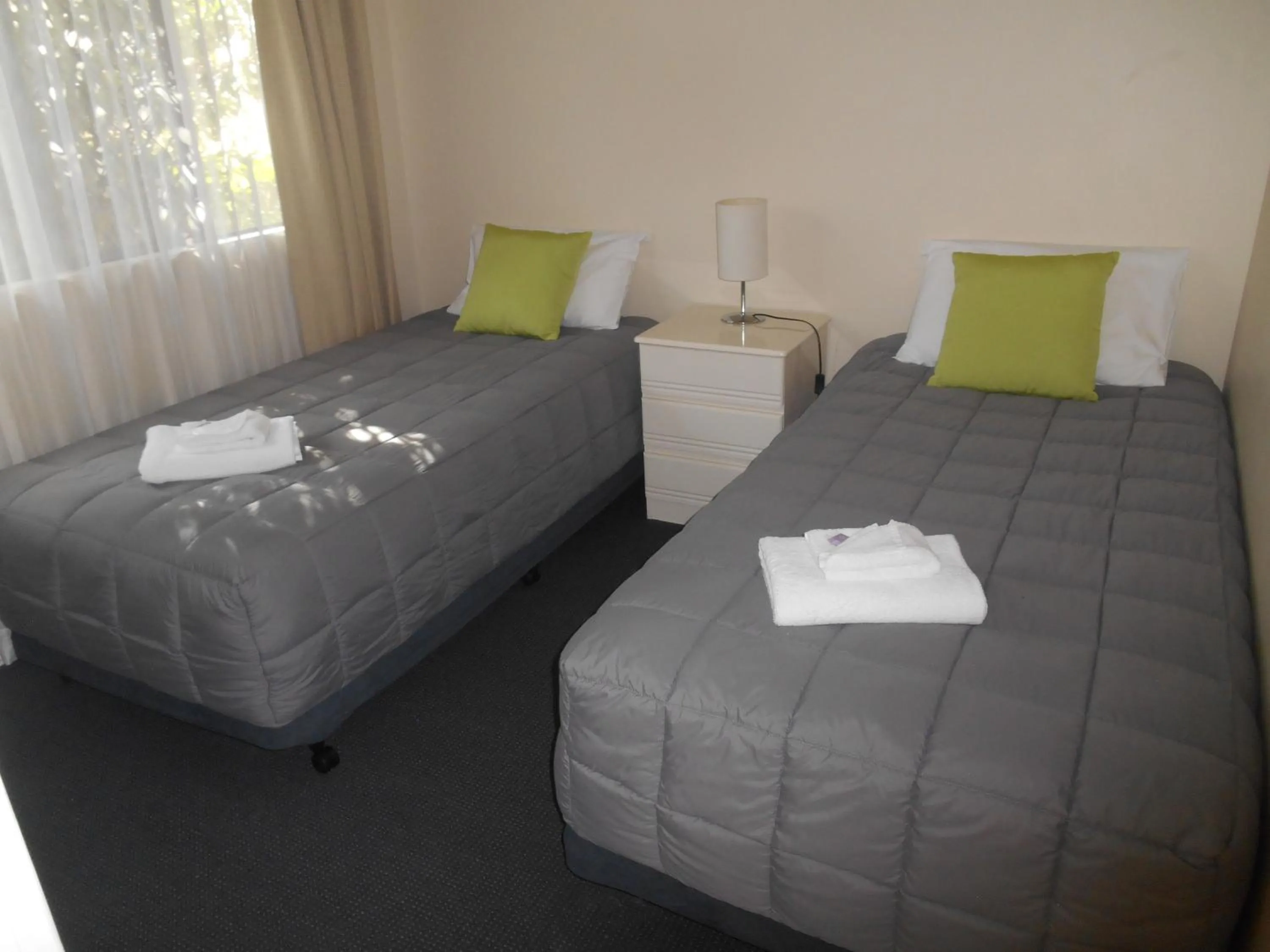 Bedroom, Bed in Biloela Palms Motor Inn
