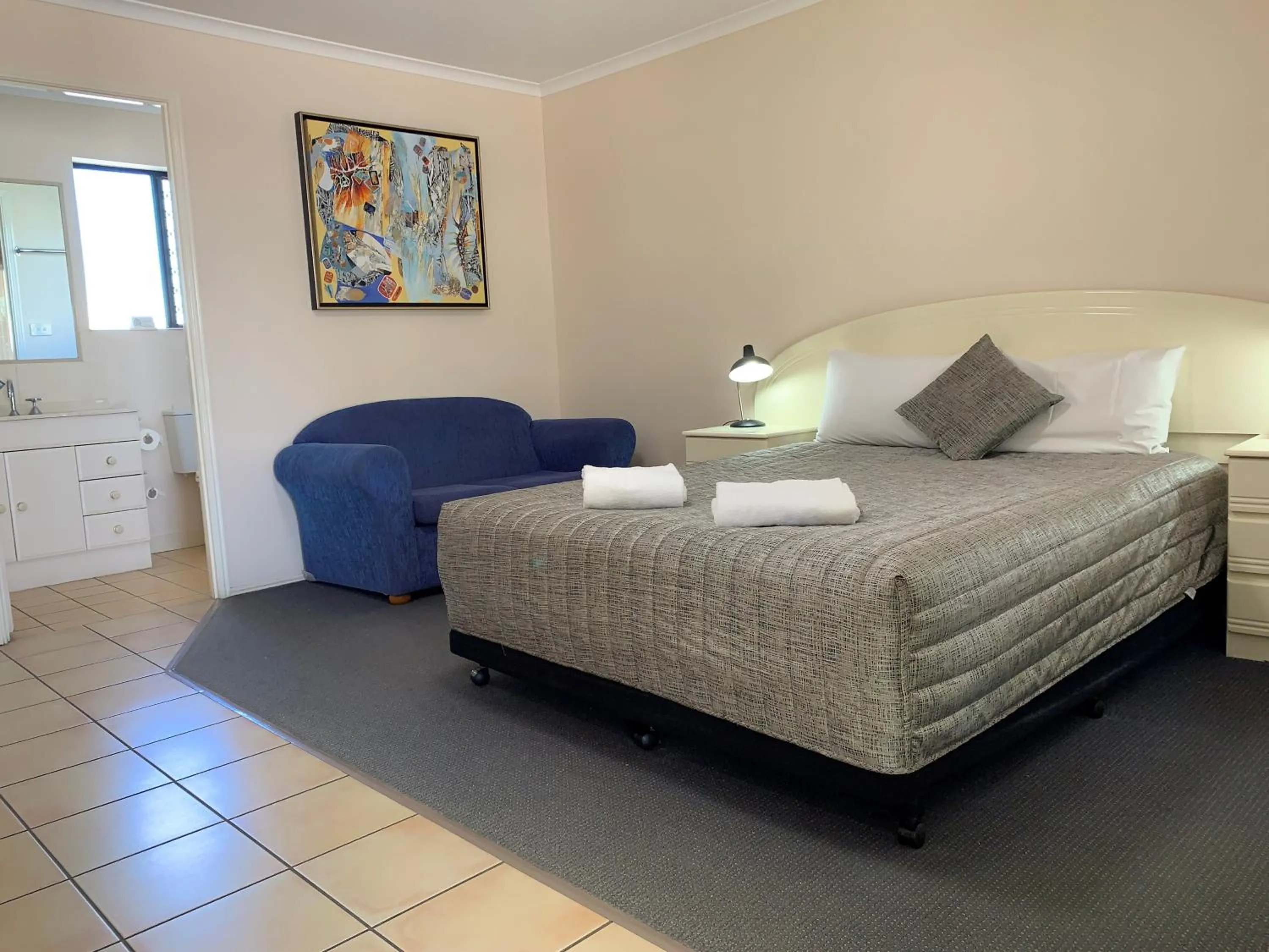 Bed in Biloela Palms Motor Inn