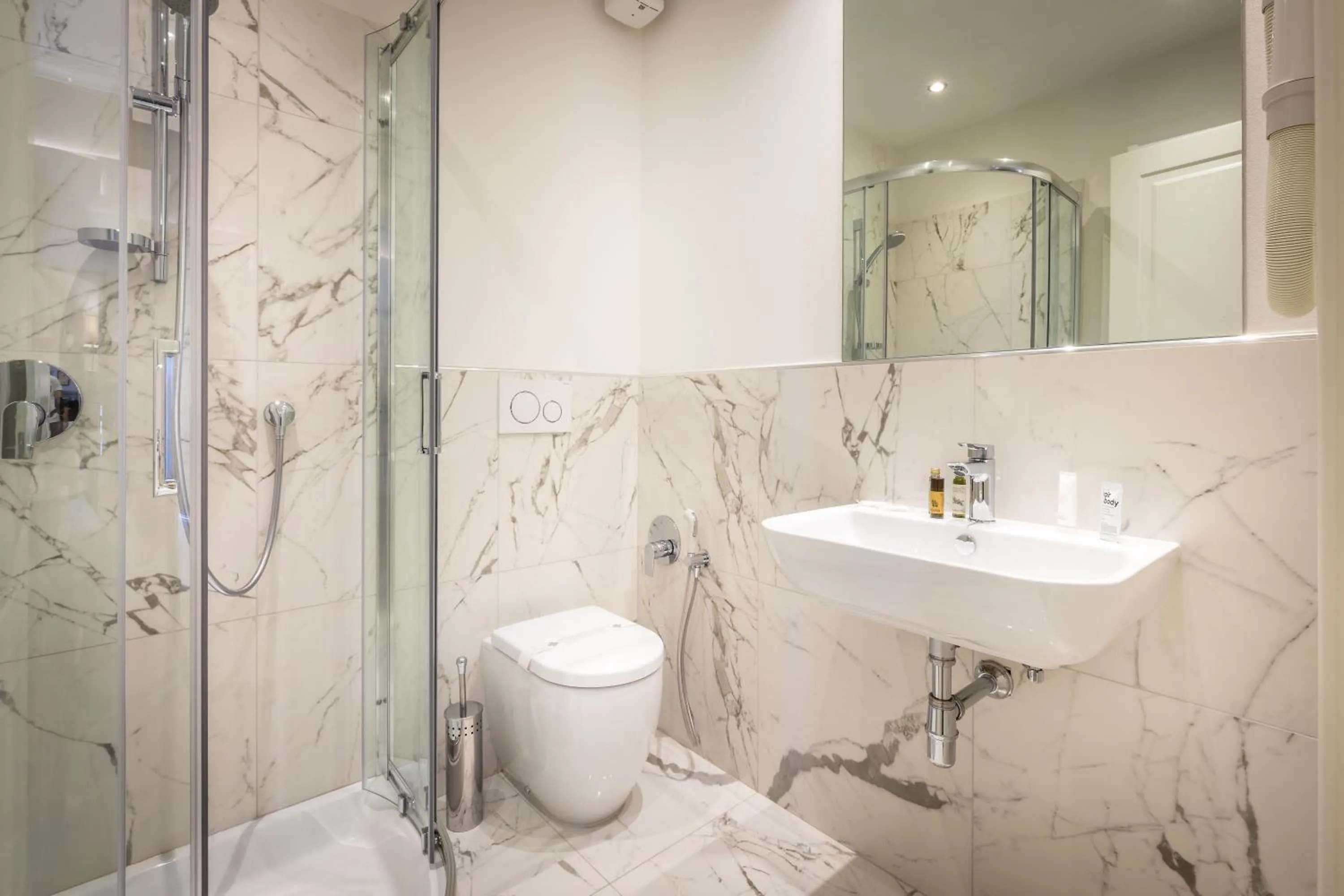 Shower in Hotel Emma Small Luxury Hotel