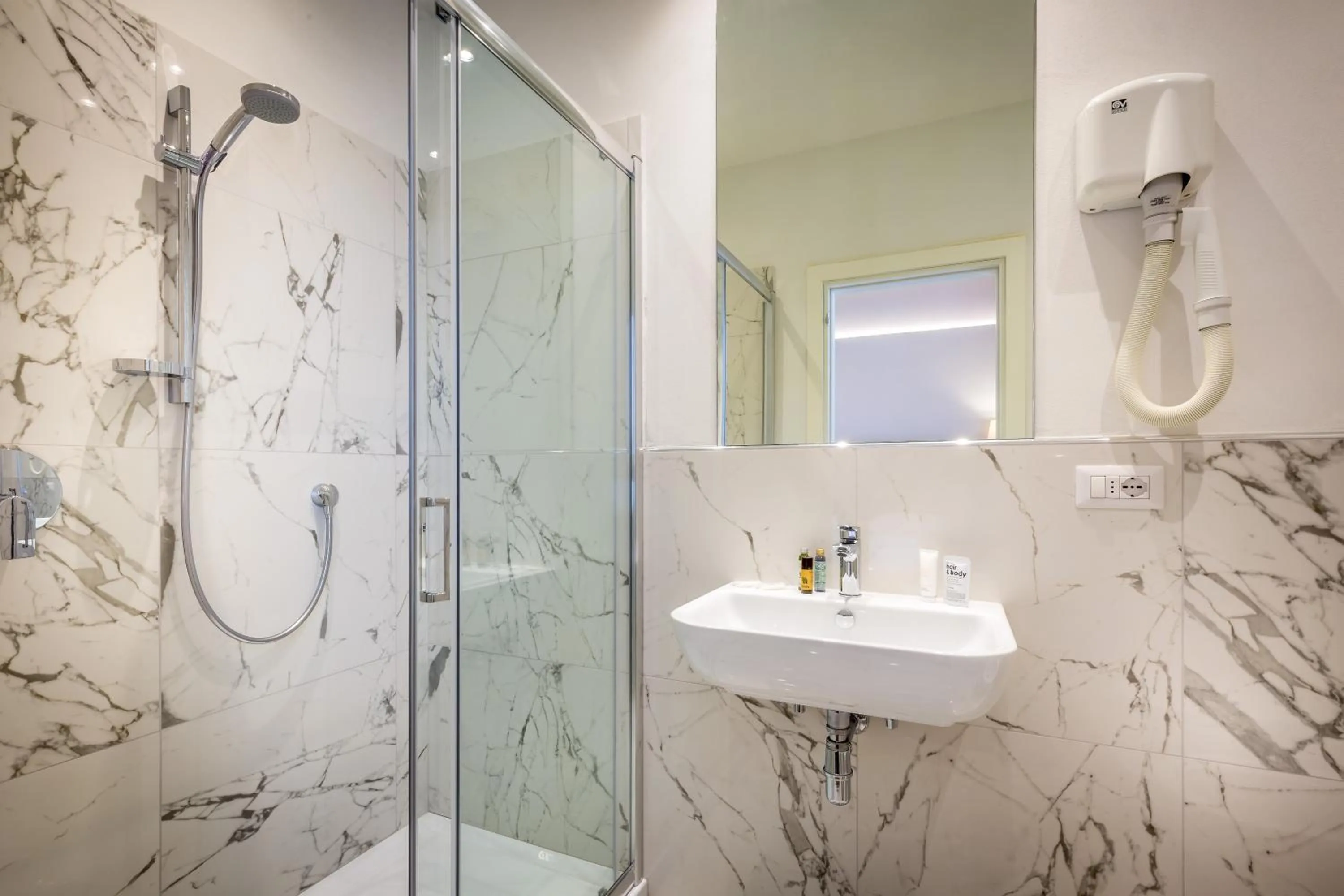 Shower in Hotel Emma Small Luxury Hotel